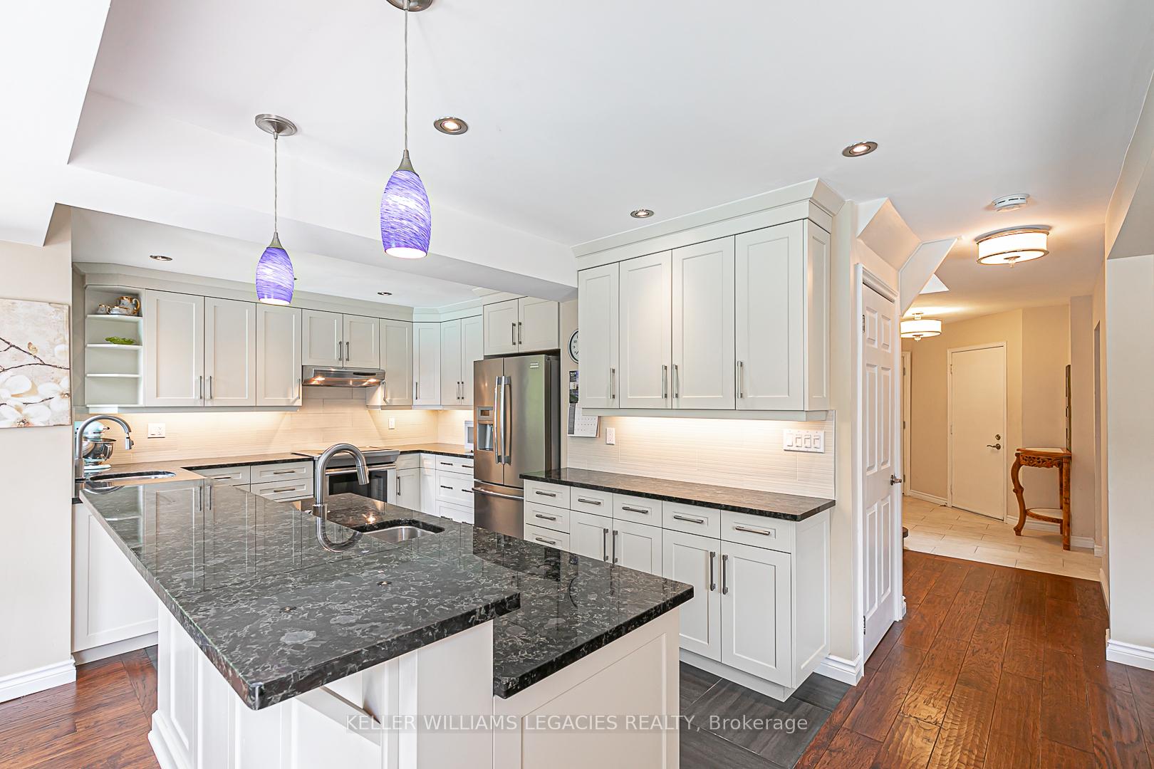 Photo 10 of 33 Moffat Crescent, Aurora, Aurora Heights — HOMEH