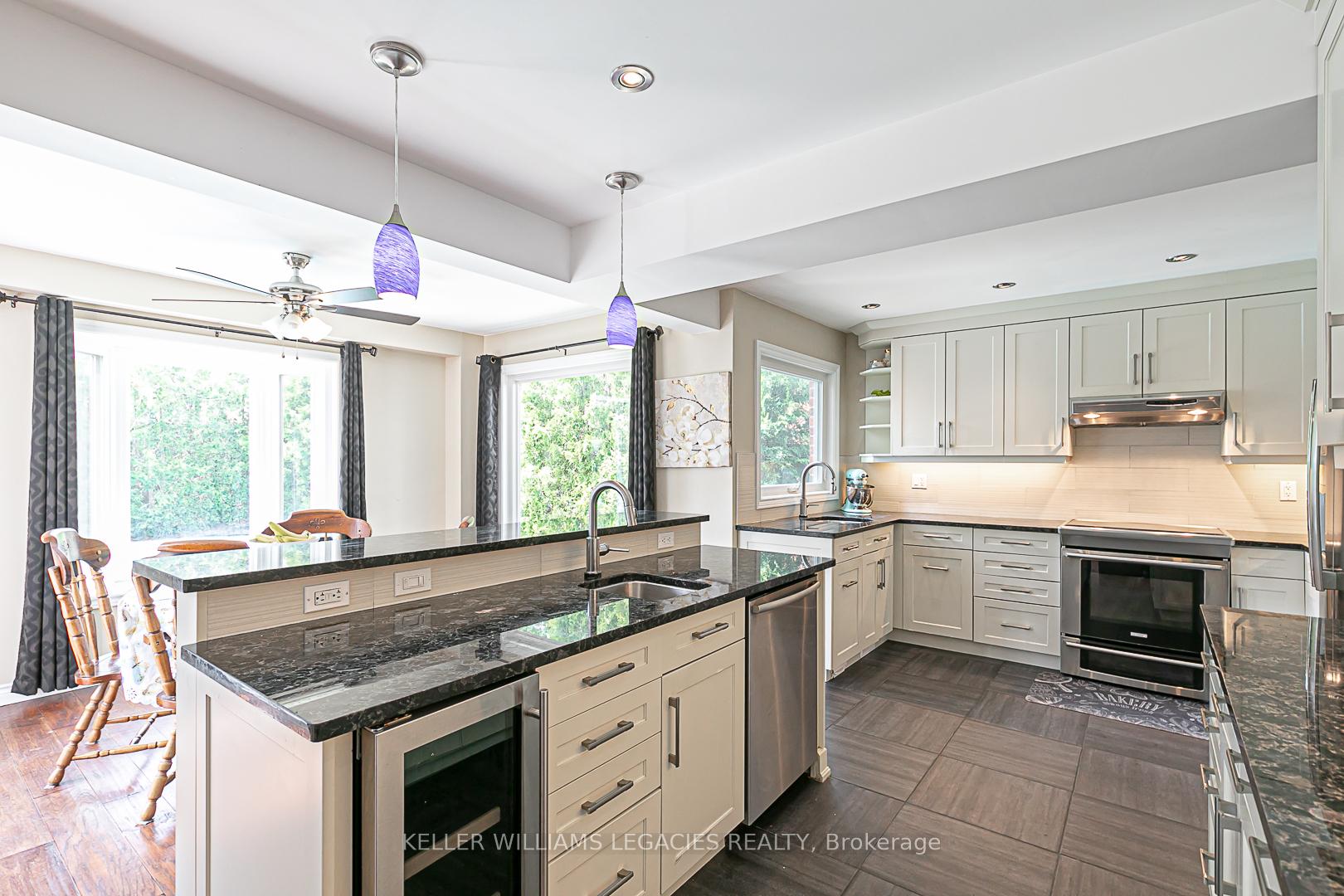 Photo 13 of 33 Moffat Crescent, Aurora, Aurora Heights — HOMEH