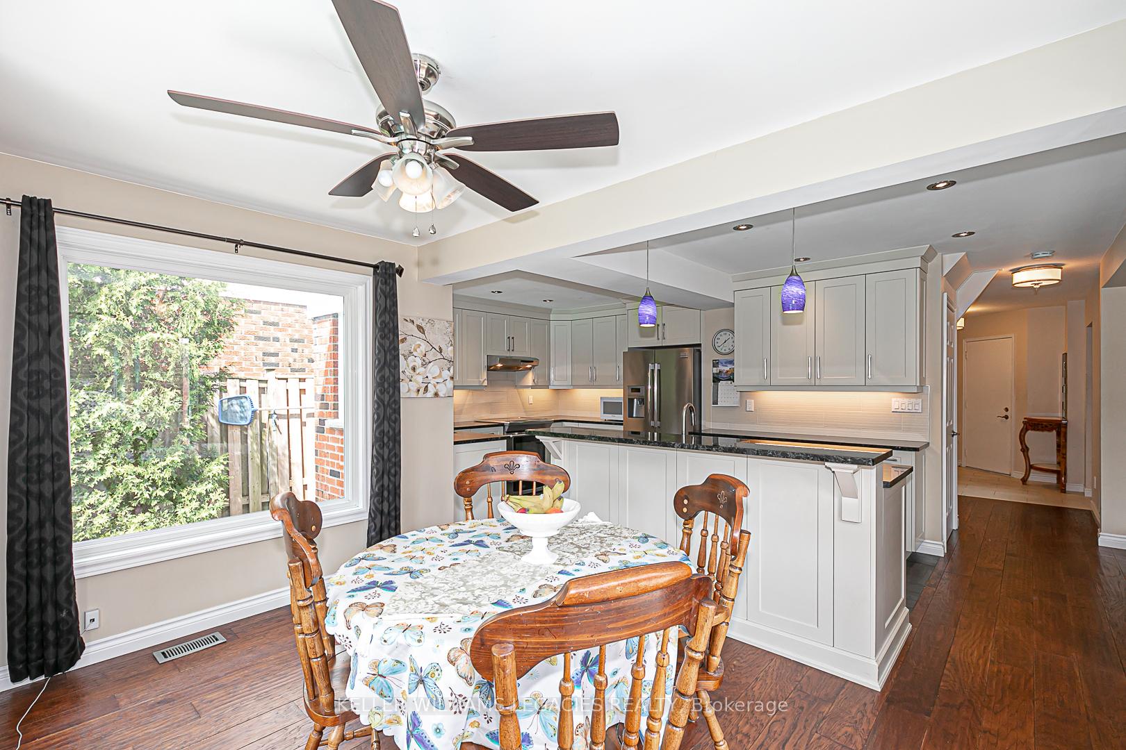 Photo 16 of 33 Moffat Crescent, Aurora, Aurora Heights — HOMEH
