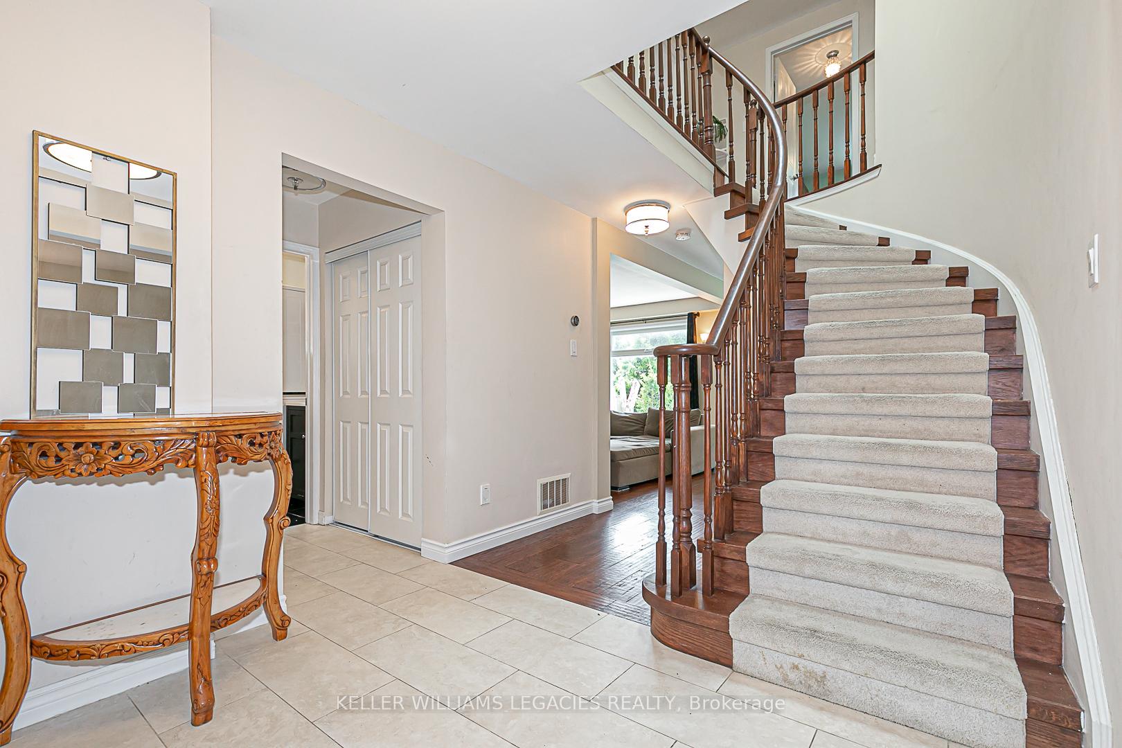 Photo 20 of 33 Moffat Crescent, Aurora, Aurora Heights — HOMEH