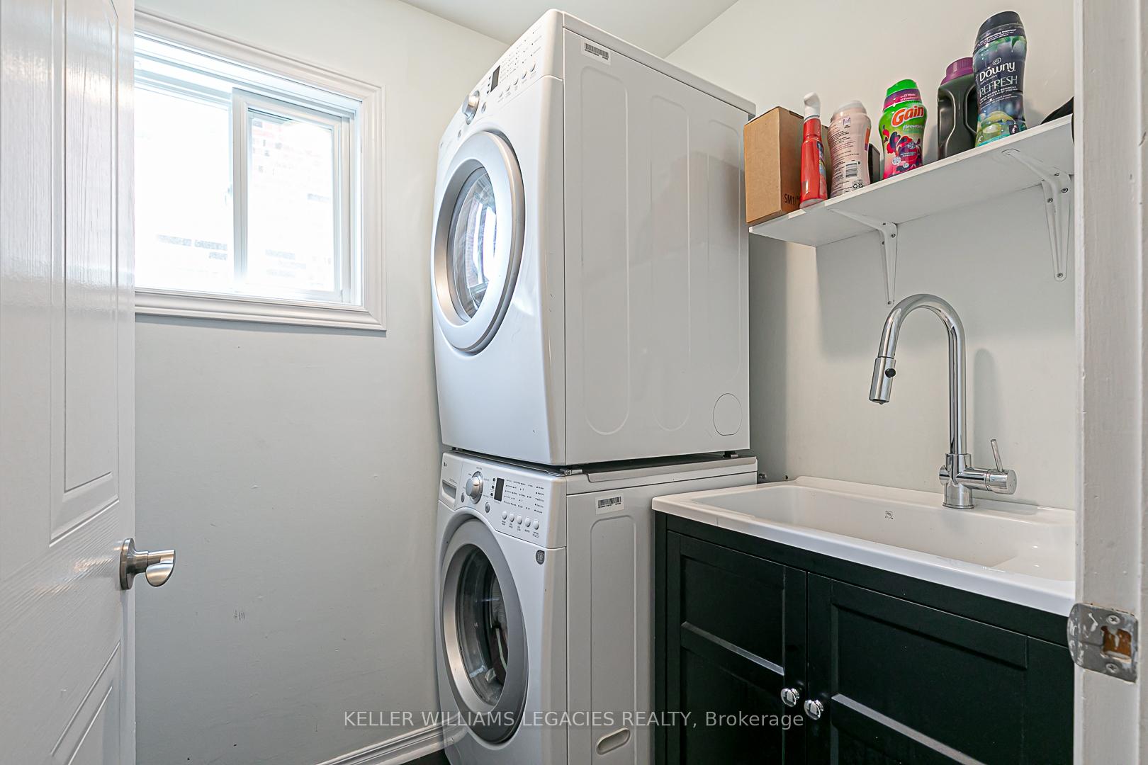 Photo 22 of 33 Moffat Crescent, Aurora, Aurora Heights — HOMEH
