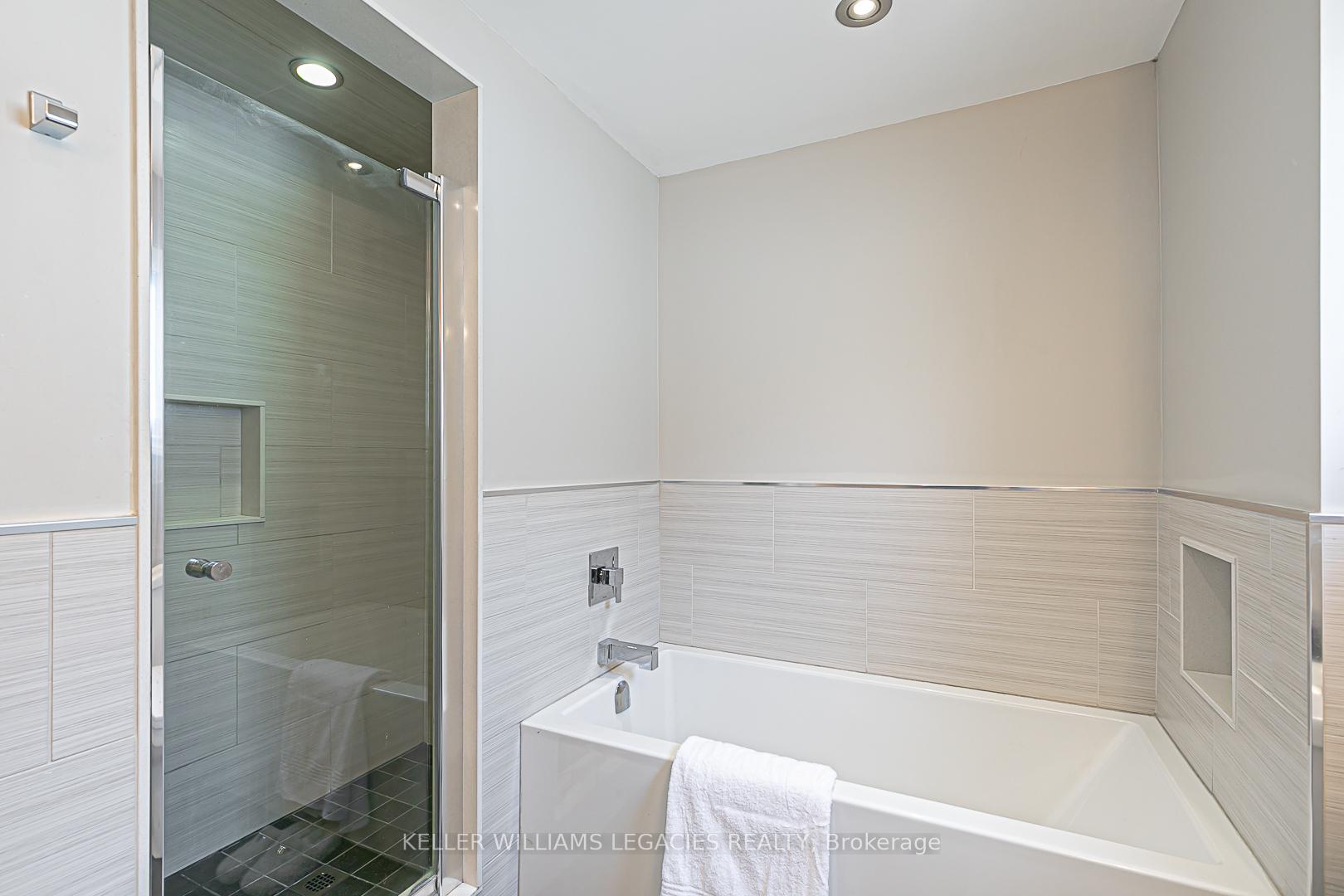Photo 28 of 33 Moffat Crescent, Aurora, Aurora Heights — HOMEH