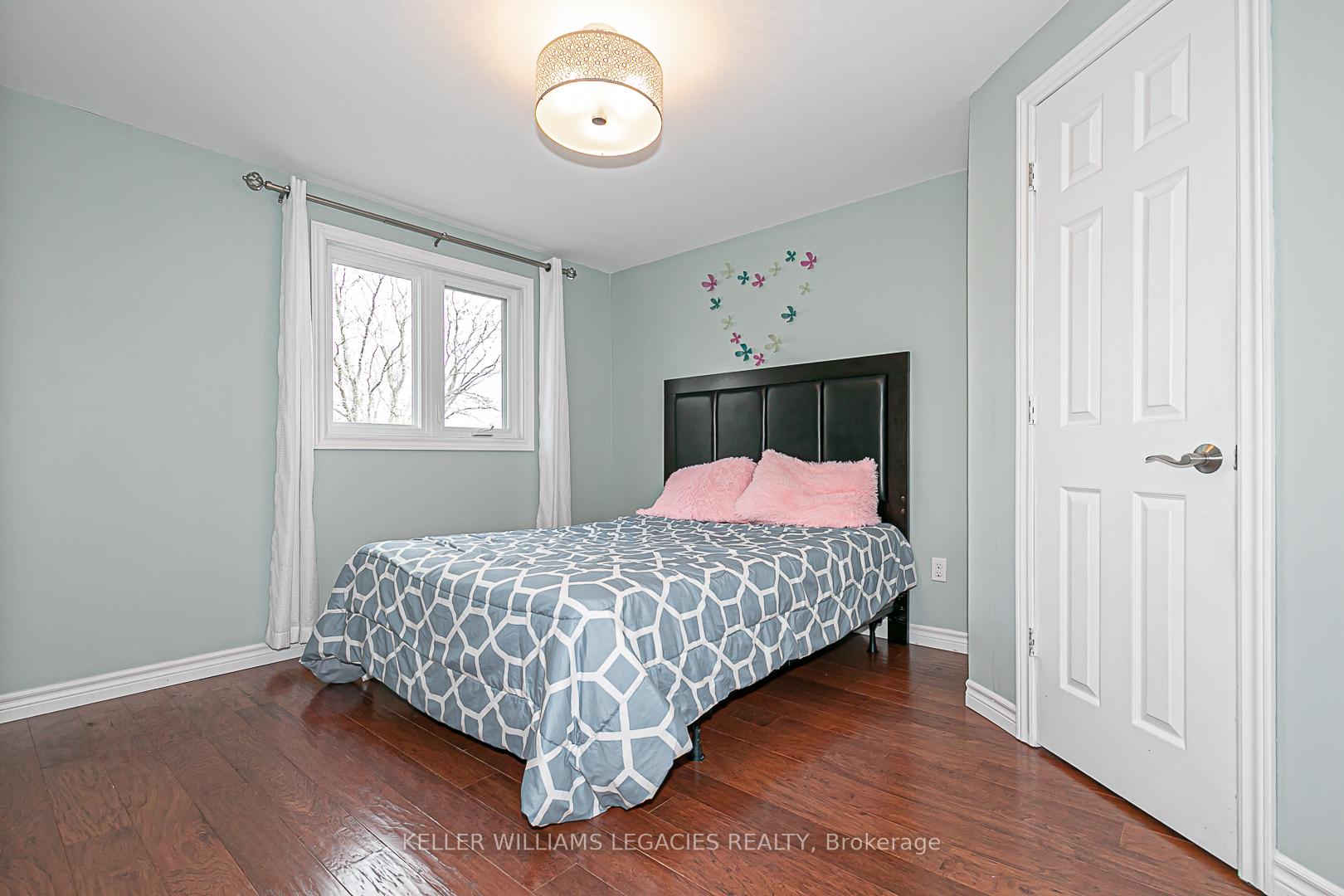 Photo 29 of 33 Moffat Crescent, Aurora, Aurora Heights — HOMEH
