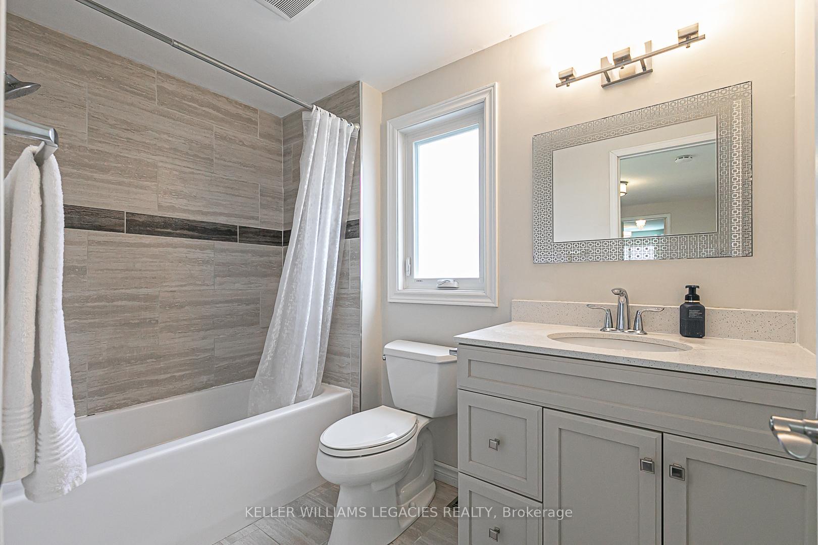 Photo 35 of 33 Moffat Crescent, Aurora, Aurora Heights — HOMEH