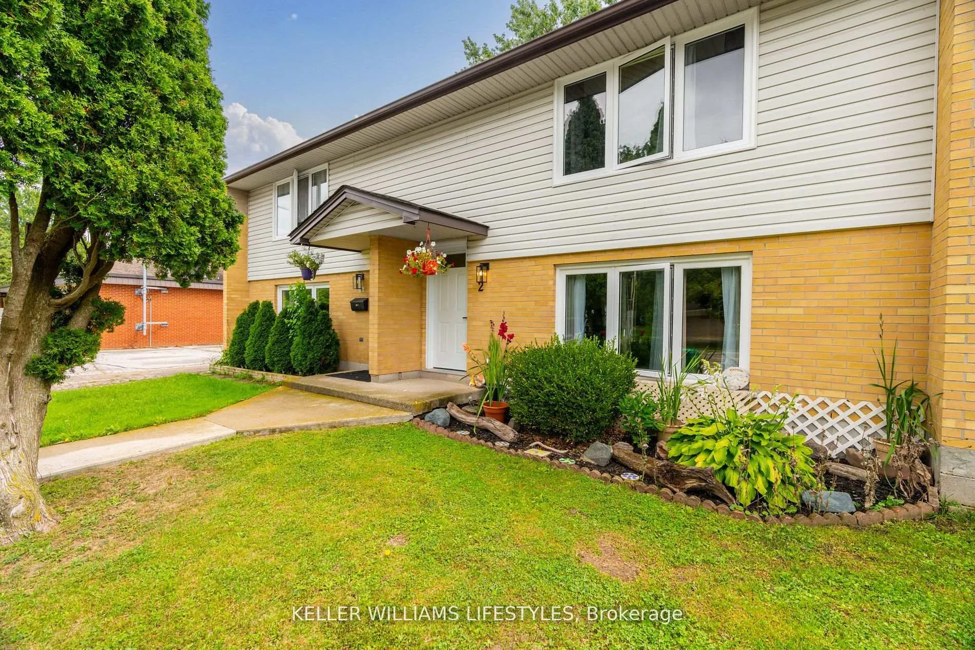 Photo 2 of Unit 2, 155 Water Street, Southwest Middlesex, Glencoe — HOMEH