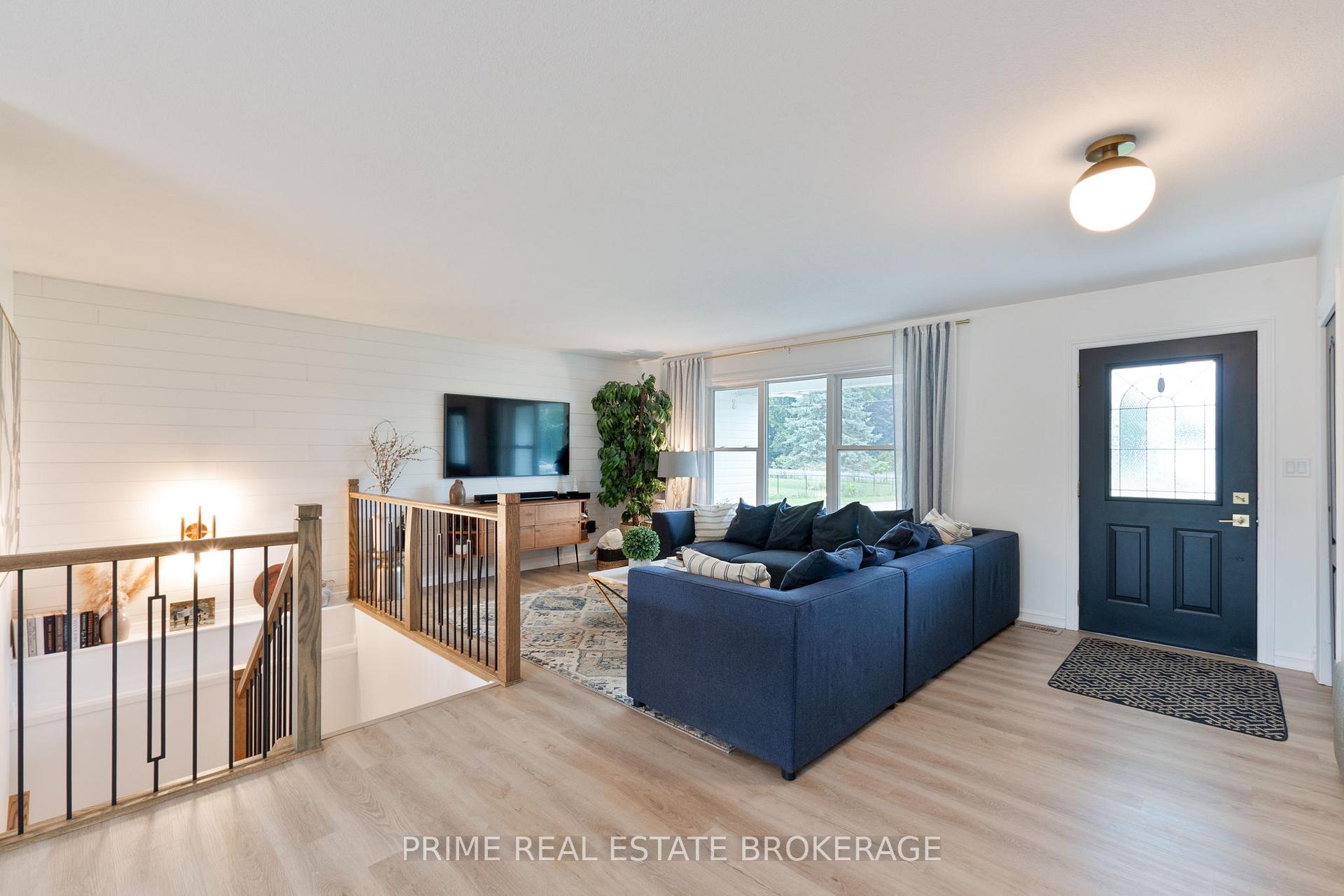Photo 3 of 8865 Iona Road, Dutton/Dunwich, Iona — HOMEH