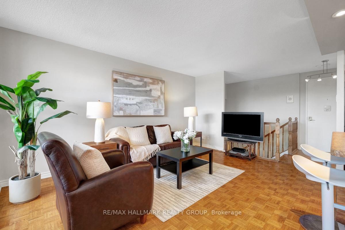 Photo 10 of Unit 632, 515 St Laurent Boulevard, Ottawa, Viscount Alexander Park — HOMEH