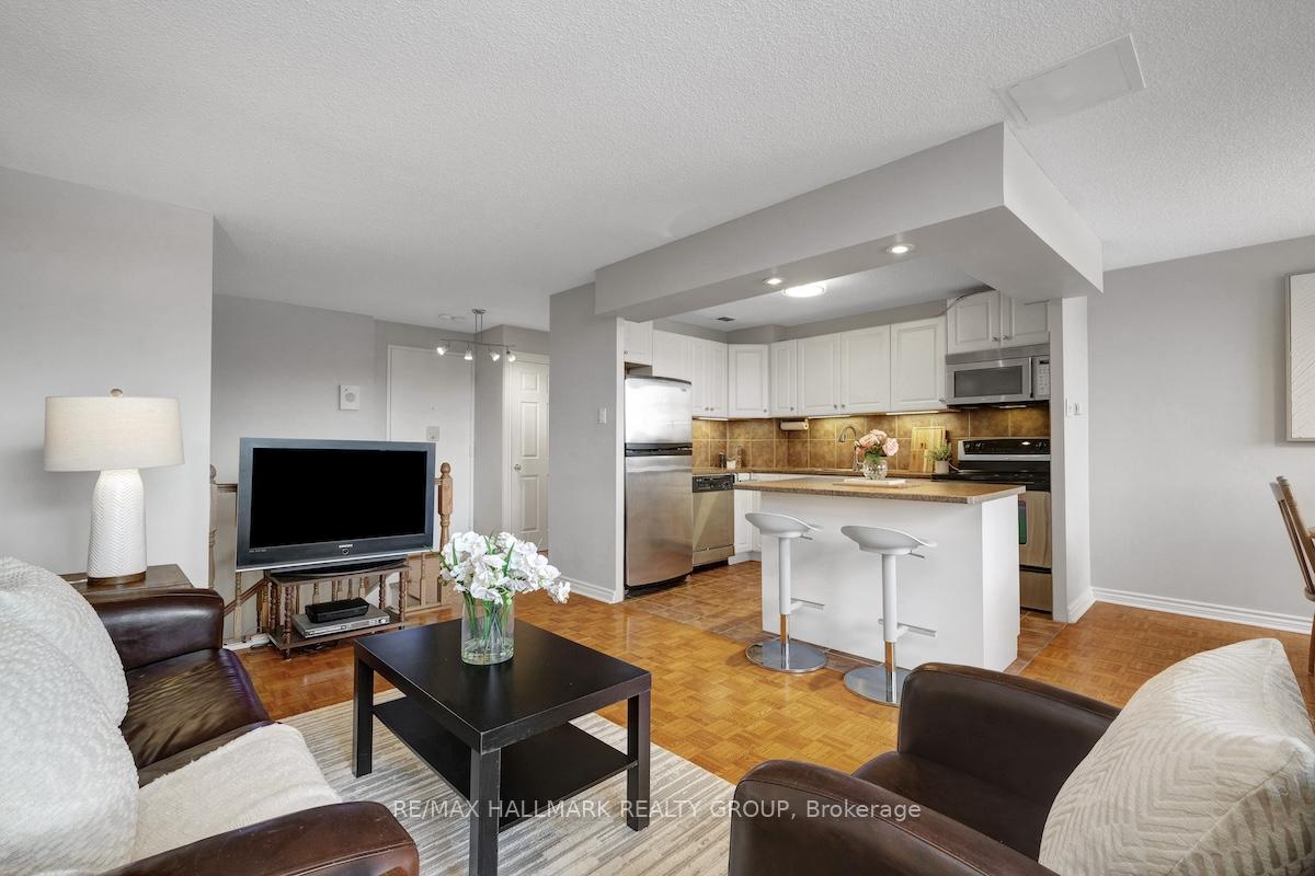 Photo 12 of Unit 632, 515 St Laurent Boulevard, Ottawa, Viscount Alexander Park — HOMEH