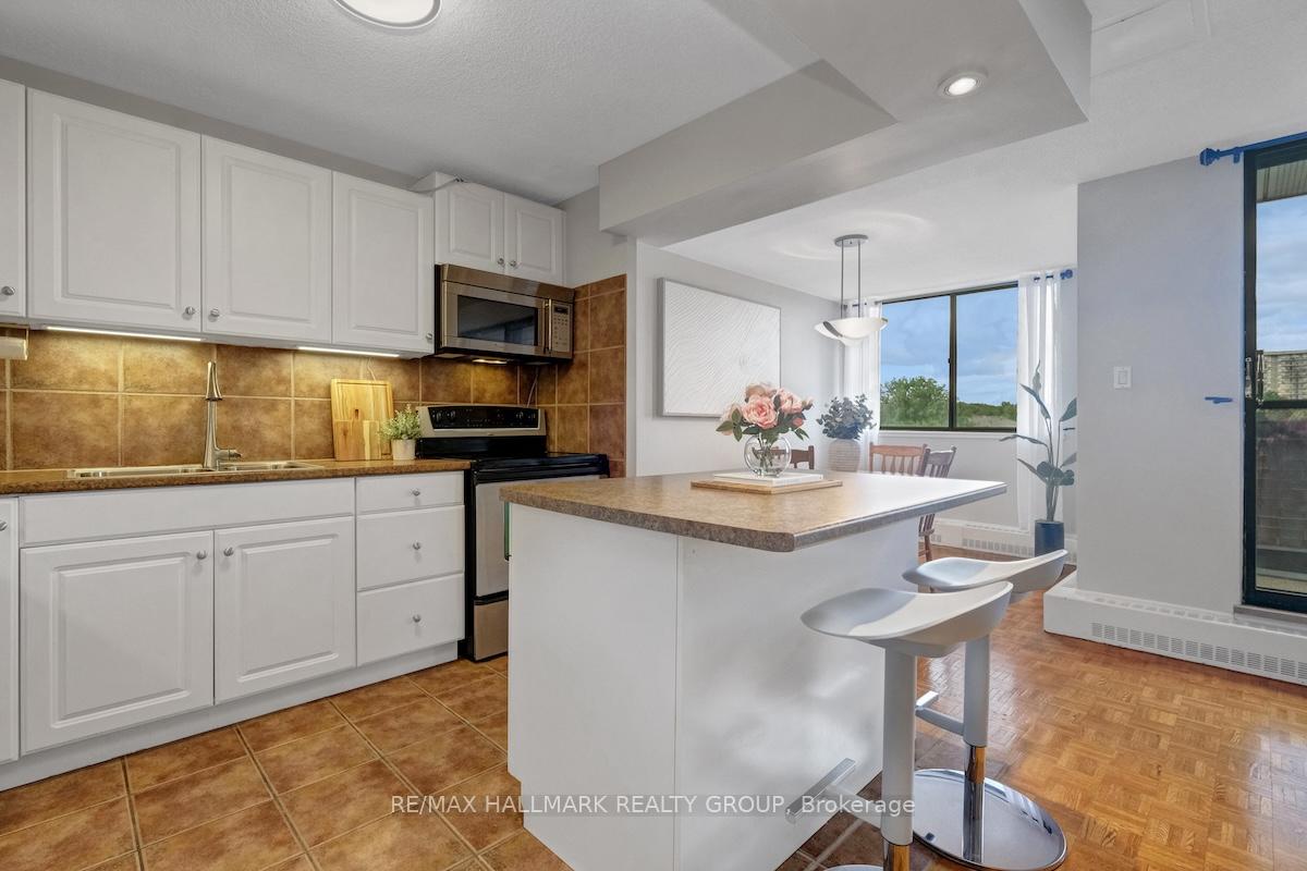 Photo 14 of Unit 632, 515 St Laurent Boulevard, Ottawa, Viscount Alexander Park — HOMEH