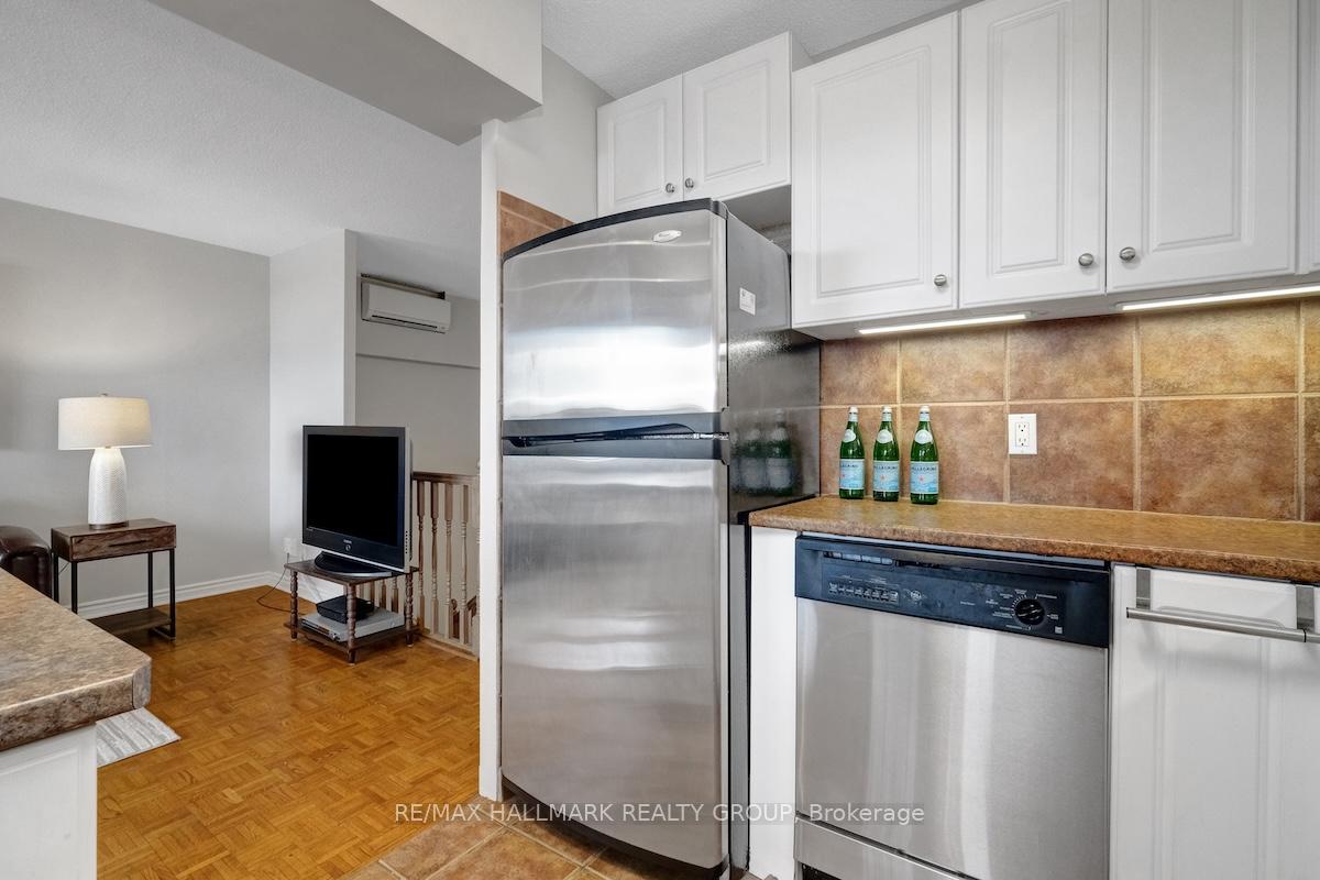 Photo 17 of Unit 632, 515 St Laurent Boulevard, Ottawa, Viscount Alexander Park — HOMEH