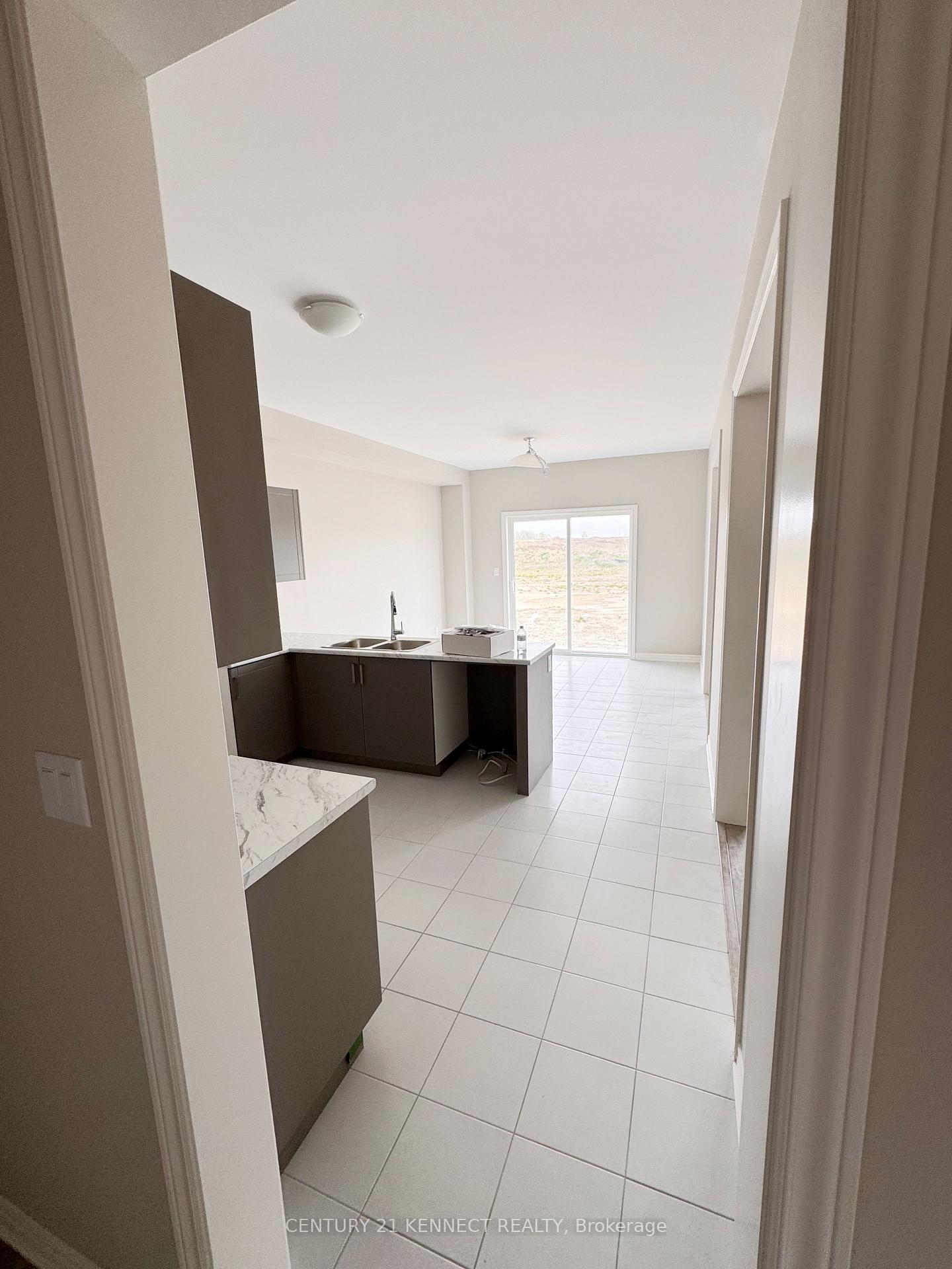 Photo 5 of 280 Springfield Crescent, Clearview, Stayner — HOMEH