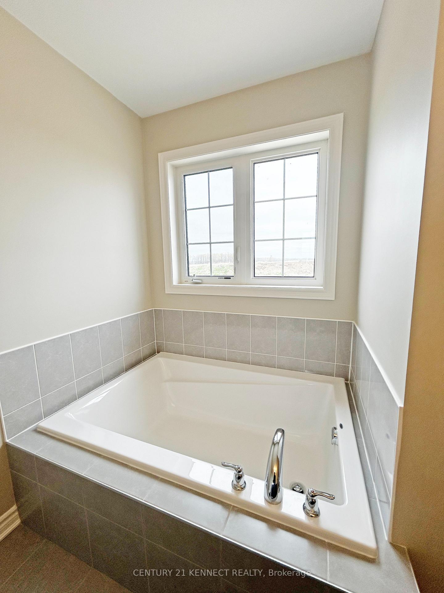 Photo 22 of 280 Springfield Crescent, Clearview, Stayner — HOMEH