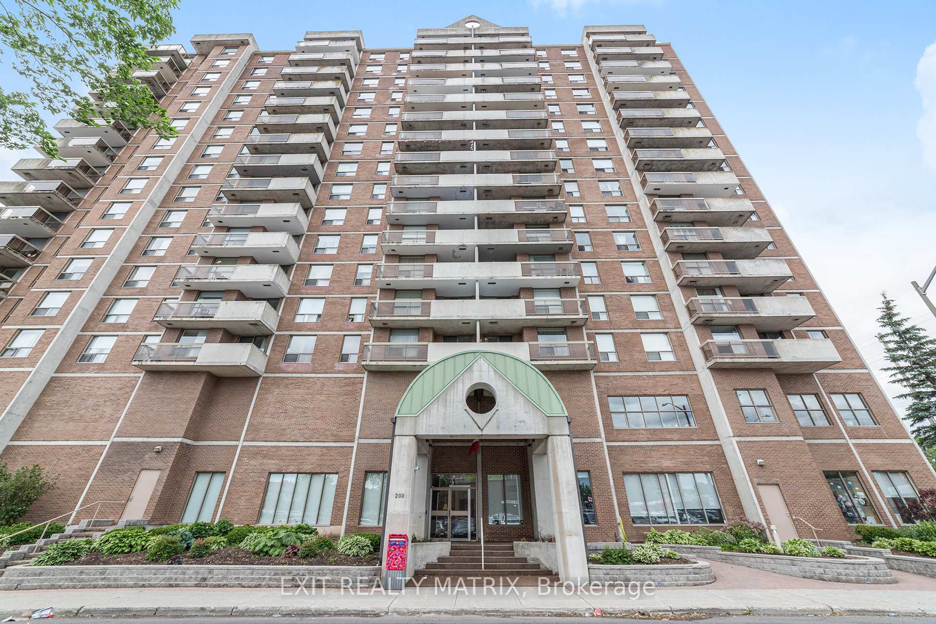 Front of Unit 1105, 200 Lafontaine Avenue