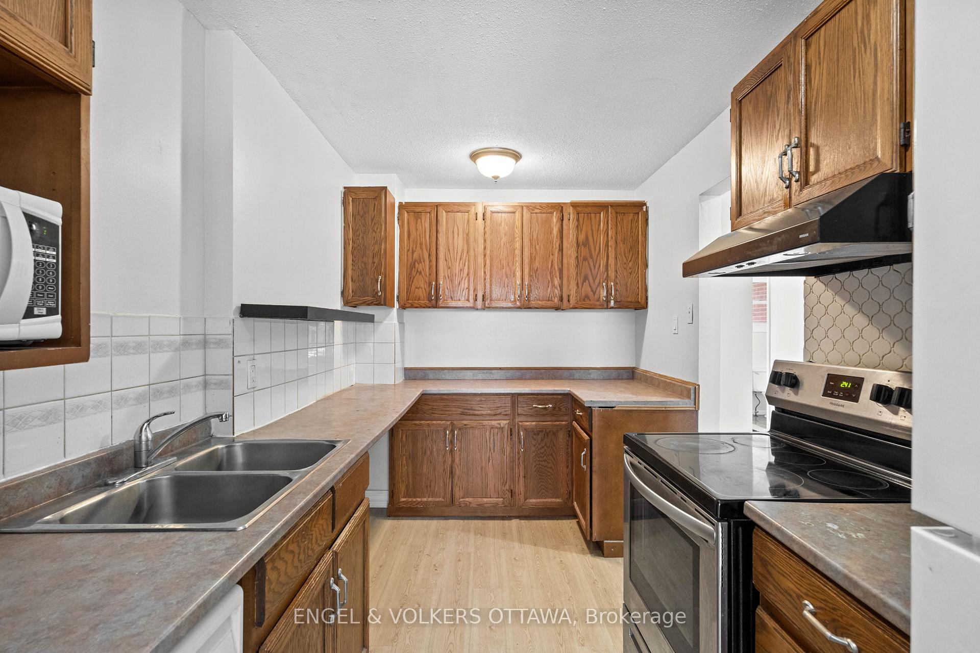 Photo 12 of 189 Birch Hill Private, Ottawa, Carson Meadows — HOMEH