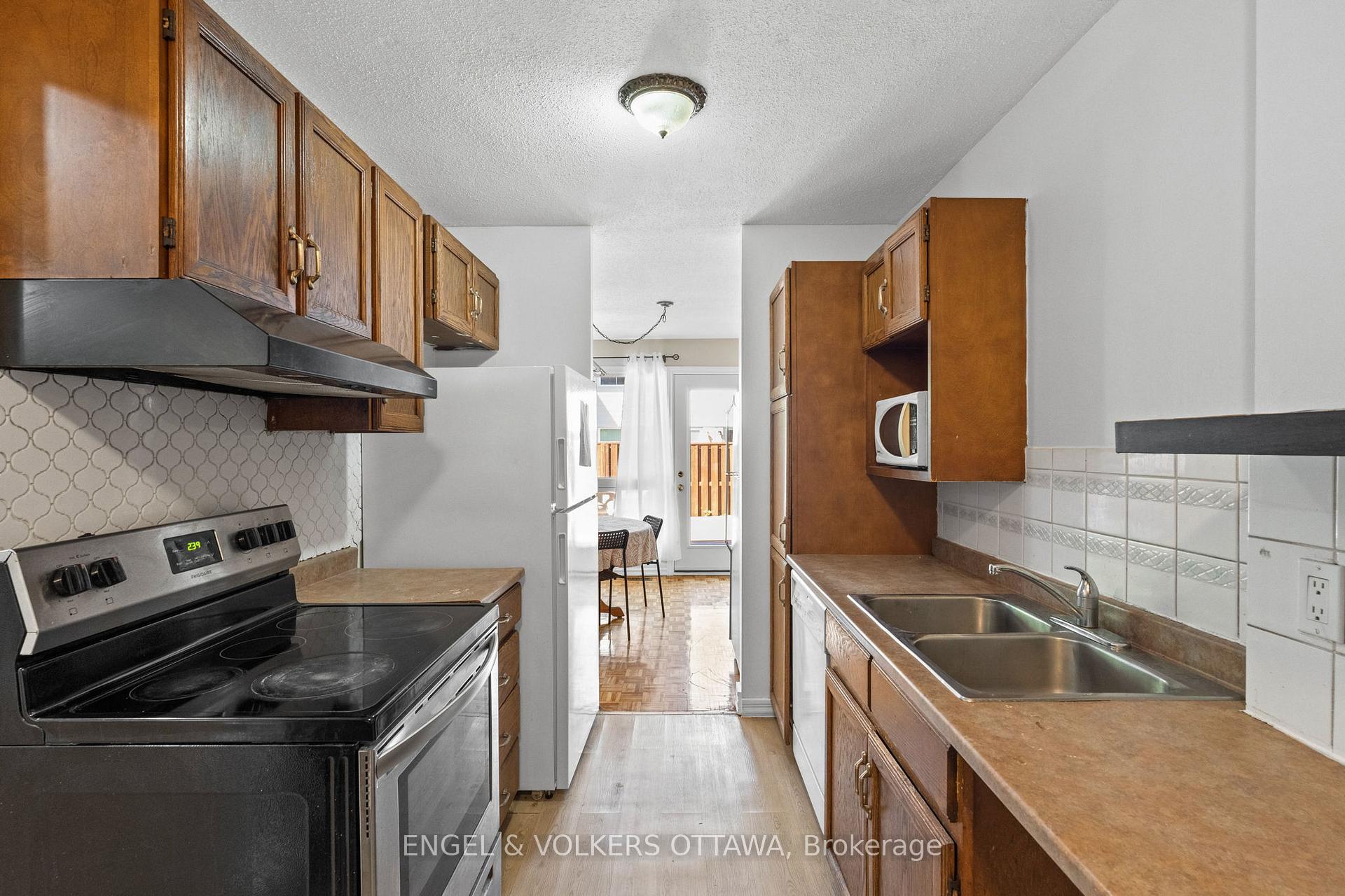 Photo 13 of 189 Birch Hill Private, Ottawa, Carson Meadows — HOMEH