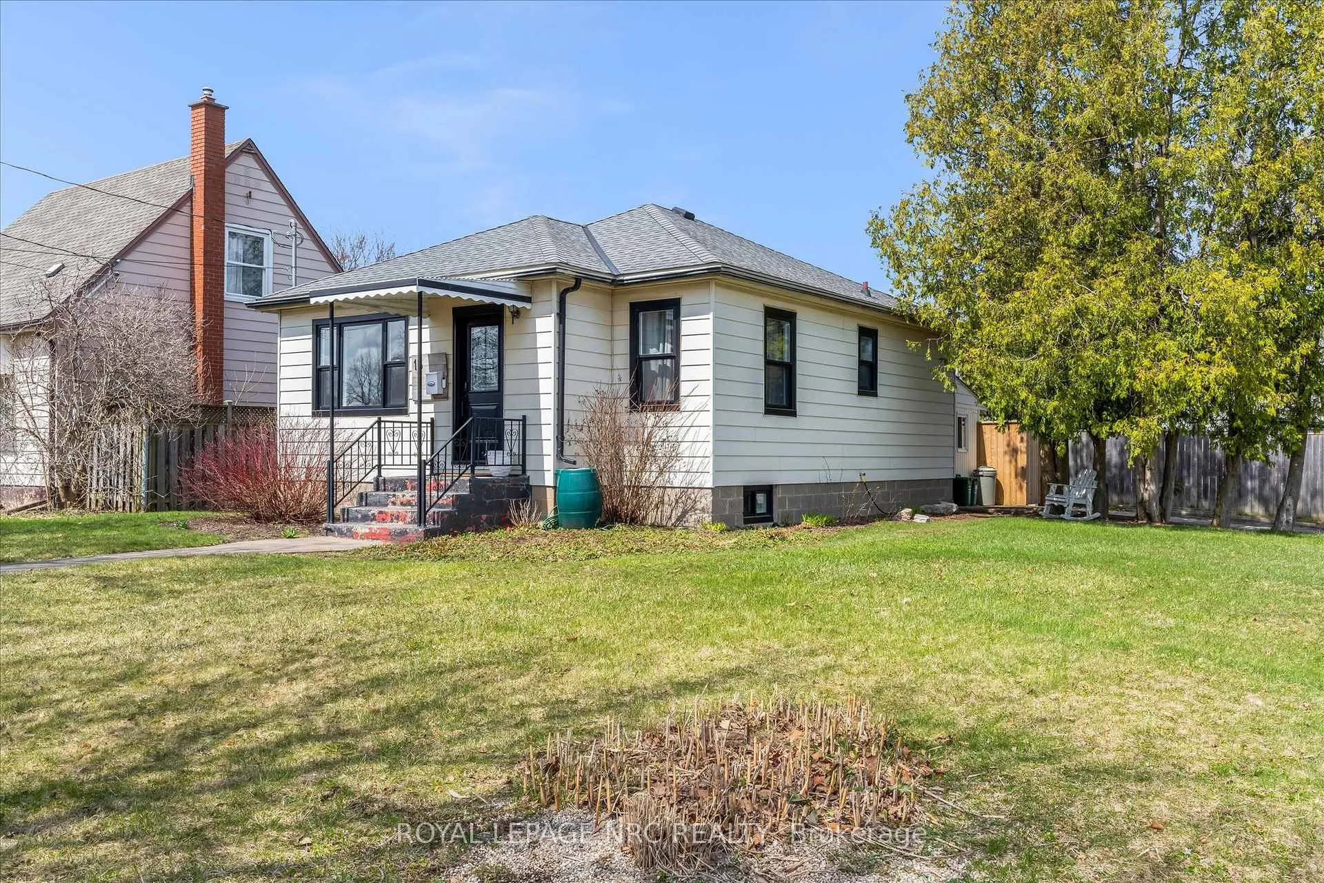 Photo 3 of 16 Mcdonald Avenue, Thorold, Thorold Downtown — HOMEH
