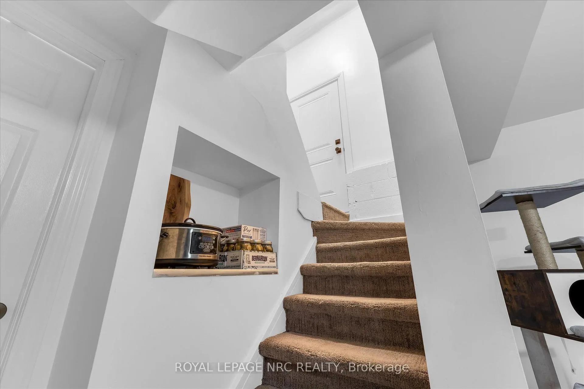 Photo 20 of 16 Mcdonald Avenue, Thorold, Thorold Downtown — HOMEH