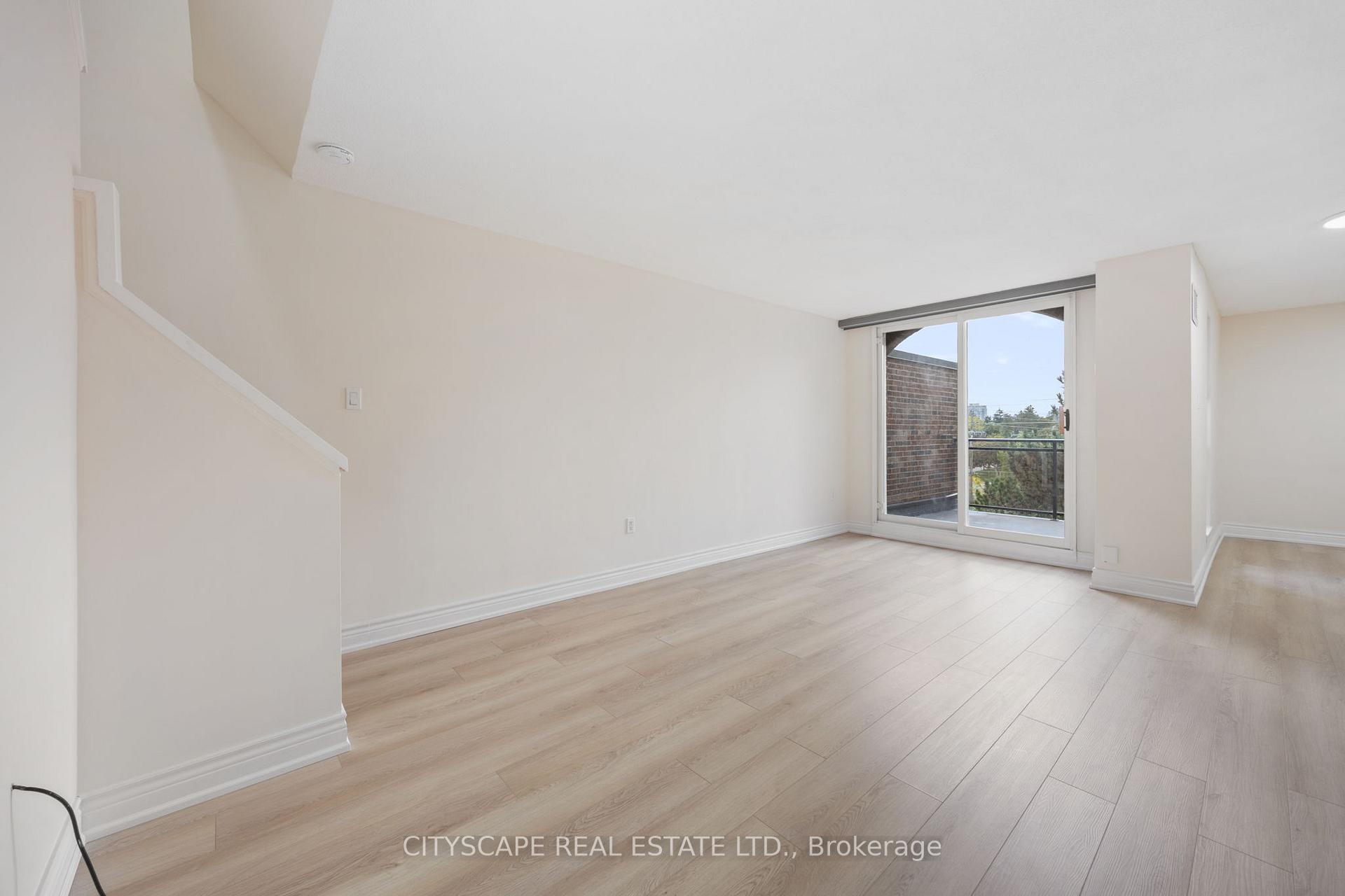 Photo 2 of Unit 301, 16 Elgin Street, Markham, Thornhill — HOMEH