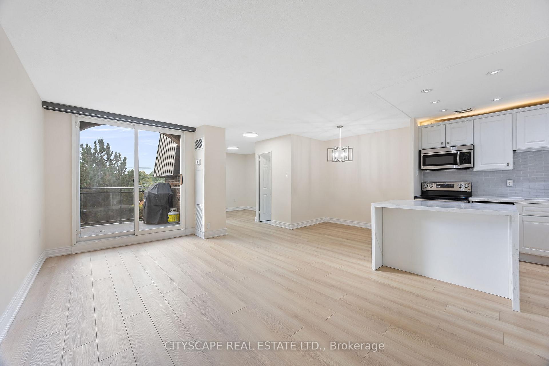 Photo 7 of Unit 301, 16 Elgin Street, Markham, Thornhill — HOMEH