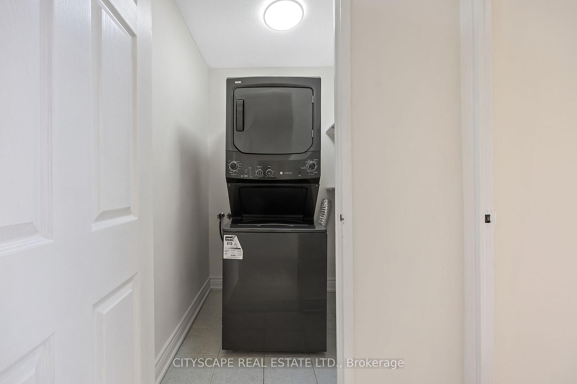 Photo 14 of Unit 301, 16 Elgin Street, Markham, Thornhill — HOMEH