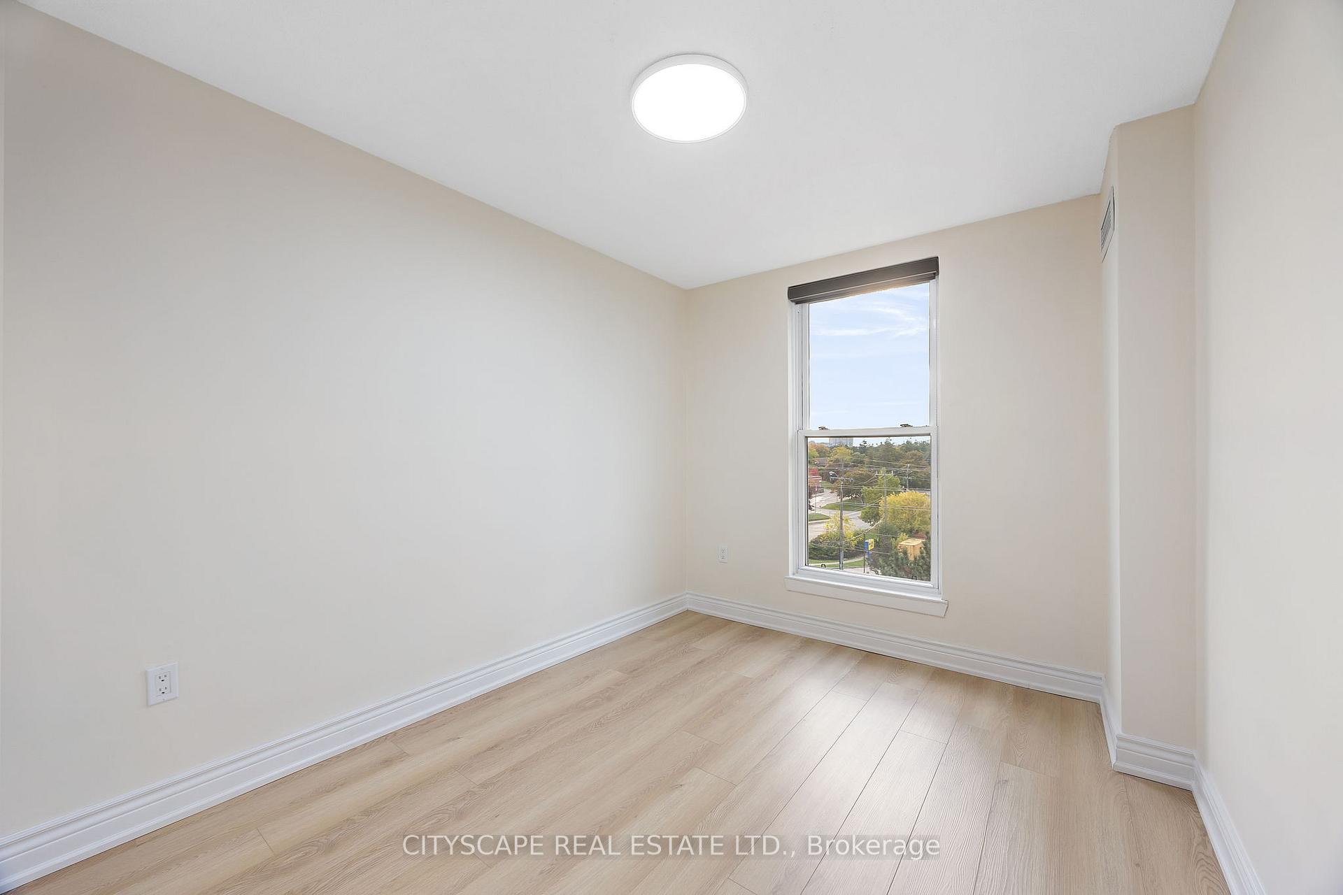 Photo 15 of Unit 301, 16 Elgin Street, Markham, Thornhill — HOMEH