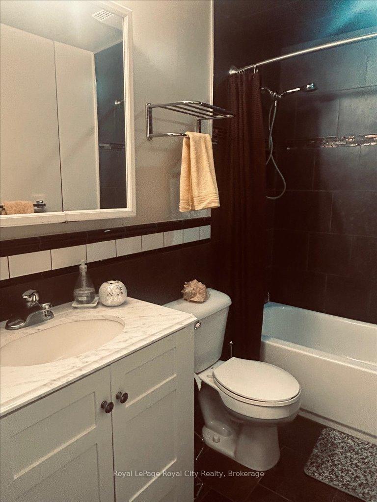 Photo 3 of Unit 2, 40 Silvercreek Parkway N, Guelph, Junction/Onward Willow — HOMEH