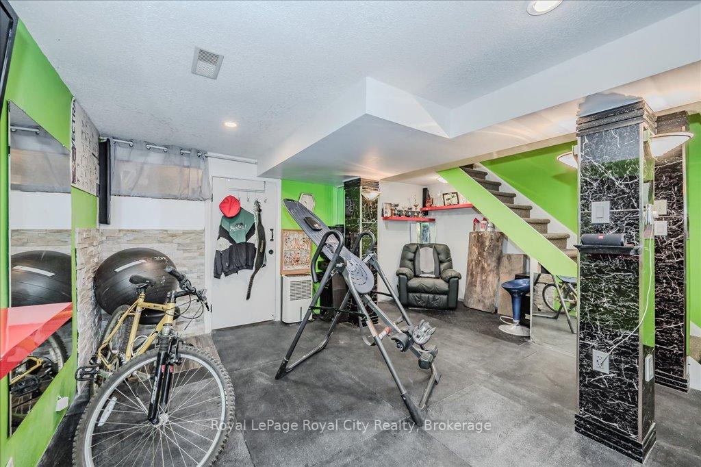 Photo 4 of Unit 2, 40 Silvercreek Parkway N, Guelph, Junction/Onward Willow — HOMEH