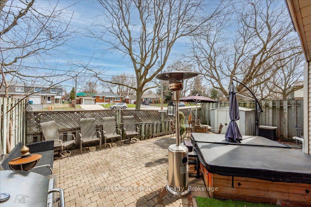 Photo 10 of Unit 2, 40 Silvercreek Parkway N, Guelph, Junction/Onward Willow — HOMEH