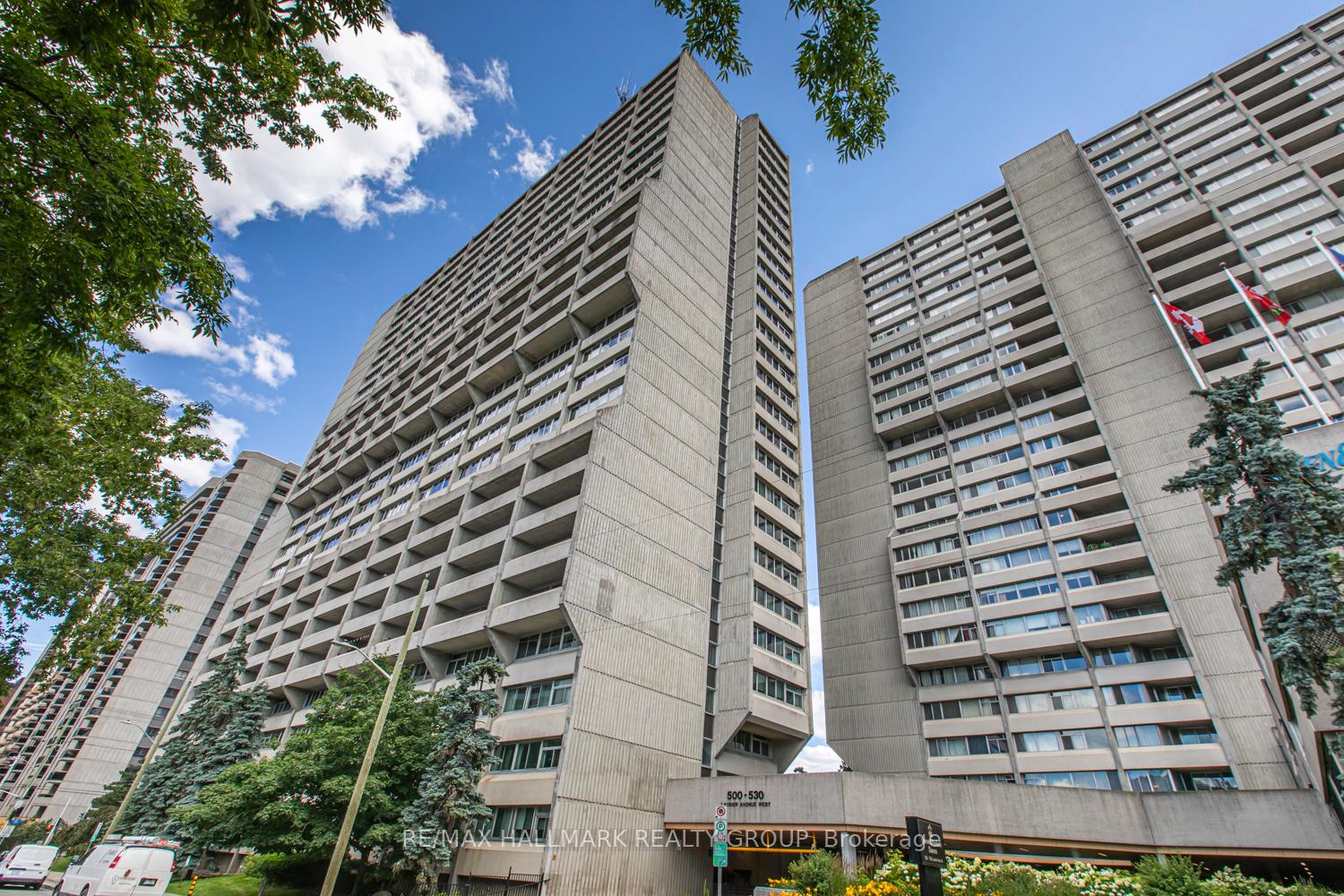 Front of Unit 908, 500 Laurier Avenue W