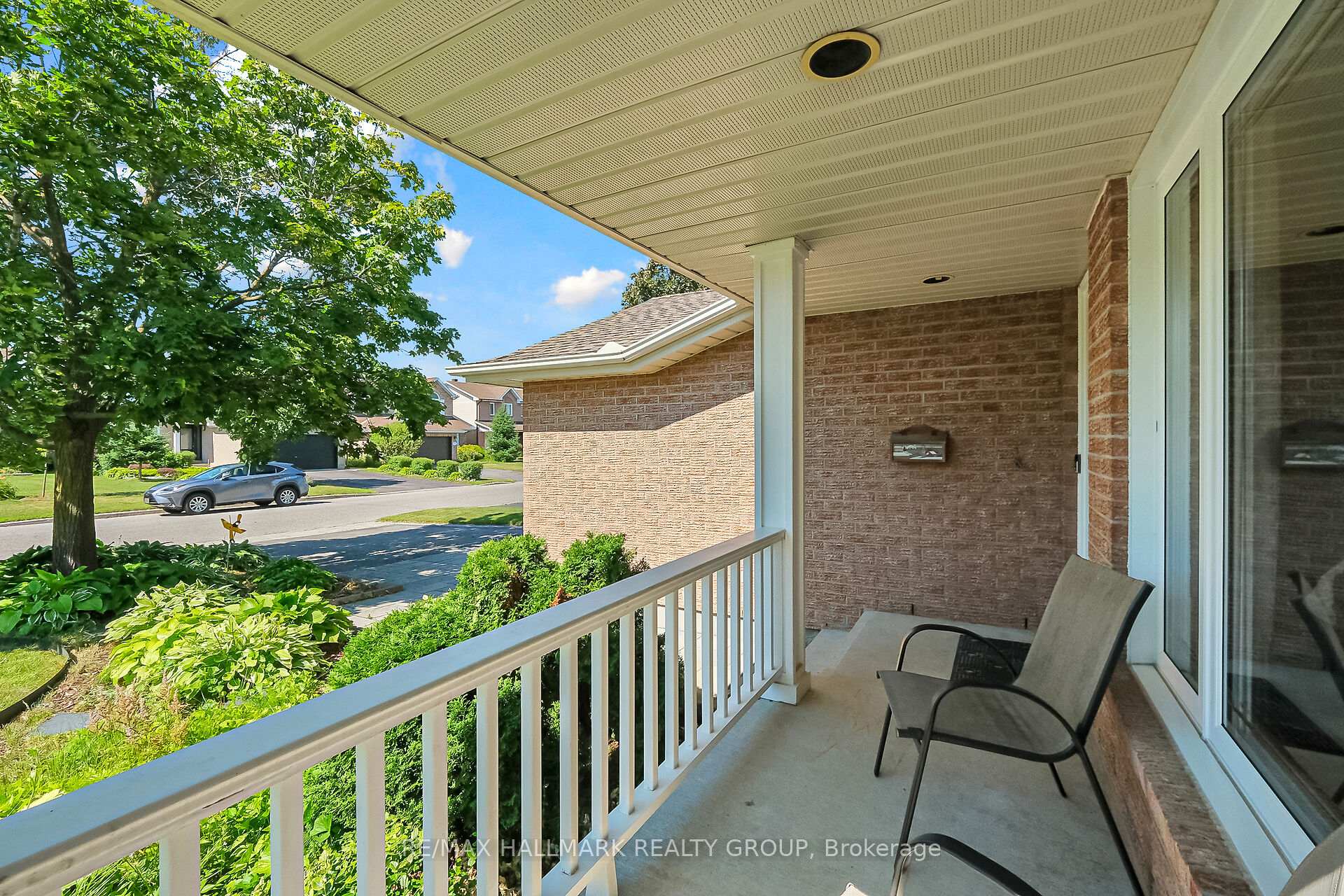 Photo 2 of 3034 Courtyard Crescent, Ottawa, Upper Hunt Club — HOMEH