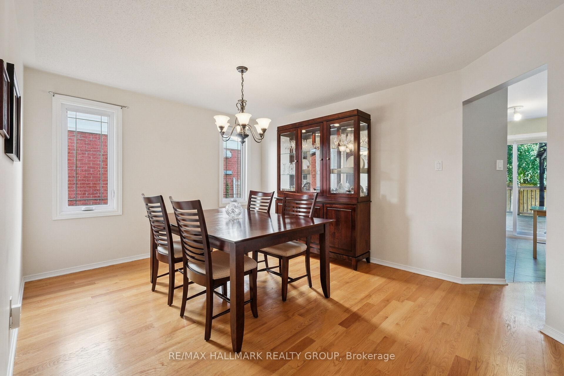 Photo 7 of 3034 Courtyard Crescent, Ottawa, Upper Hunt Club — HOMEH