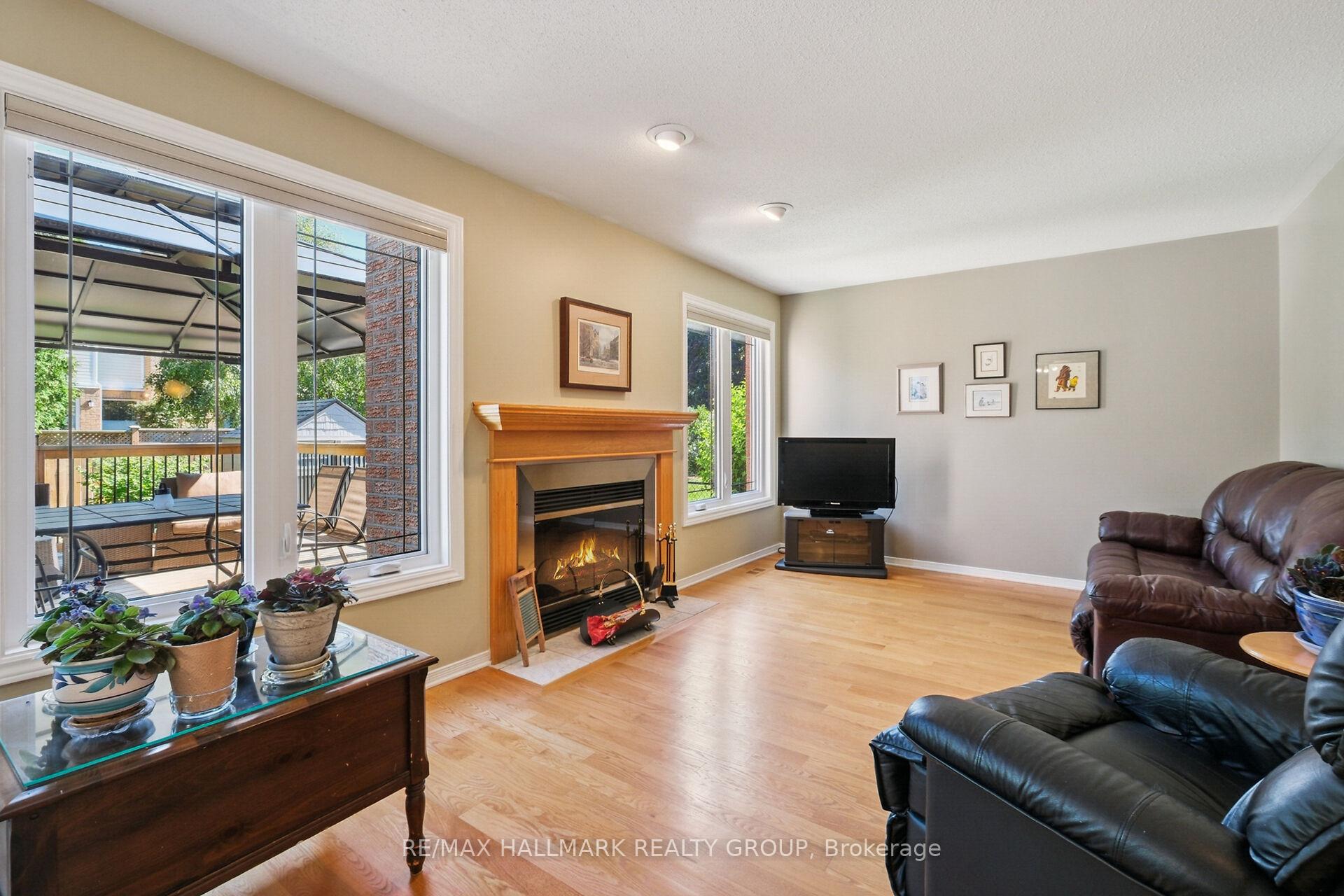 Photo 9 of 3034 Courtyard Crescent, Ottawa, Upper Hunt Club — HOMEH