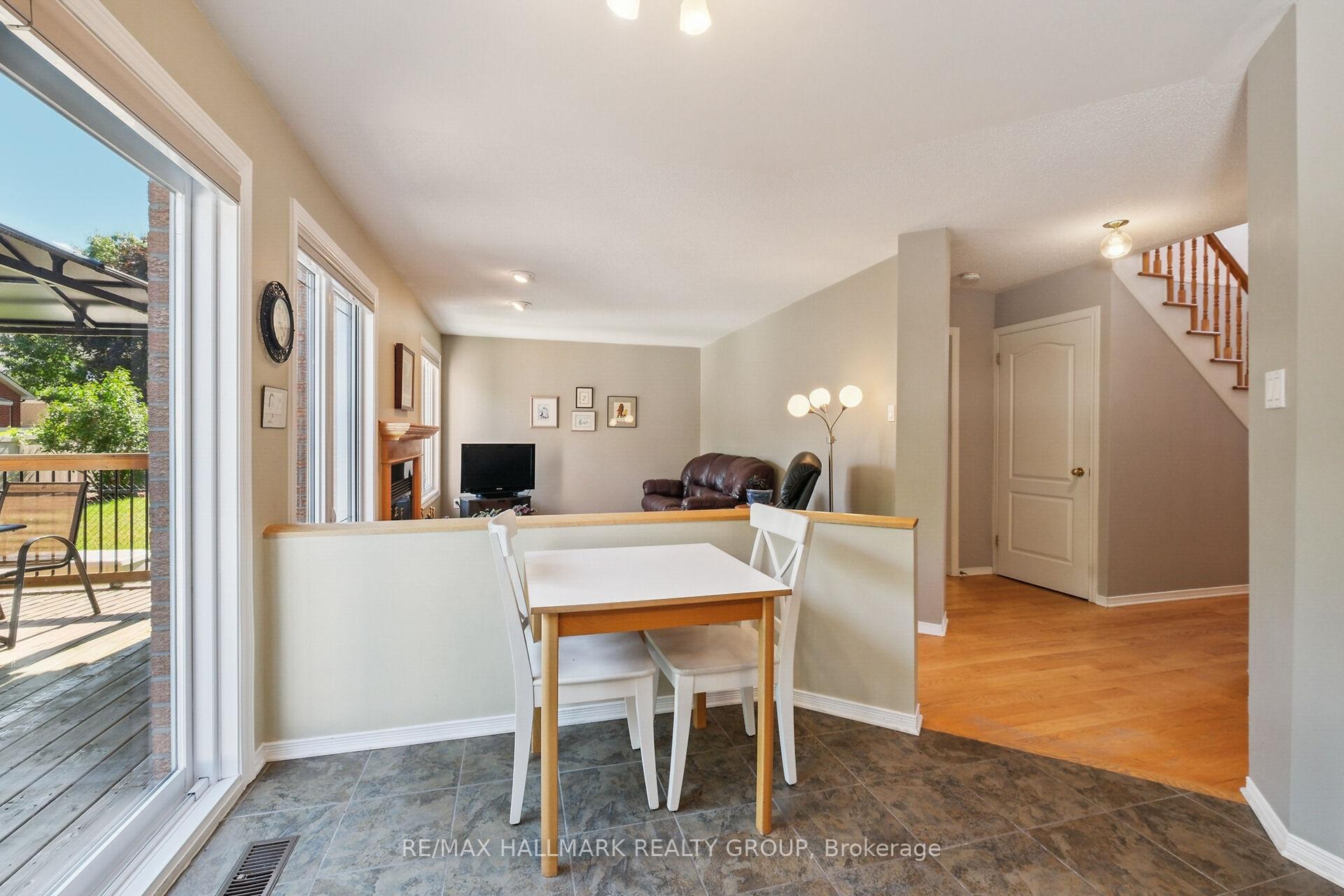 Photo 11 of 3034 Courtyard Crescent, Ottawa, Upper Hunt Club — HOMEH
