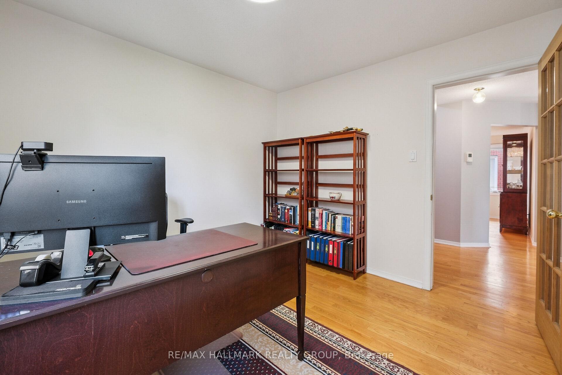 Photo 15 of 3034 Courtyard Crescent, Ottawa, Upper Hunt Club — HOMEH