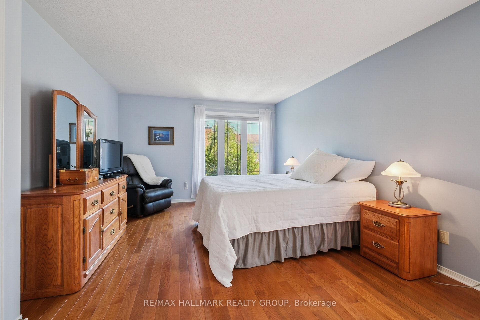Photo 17 of 3034 Courtyard Crescent, Ottawa, Upper Hunt Club — HOMEH