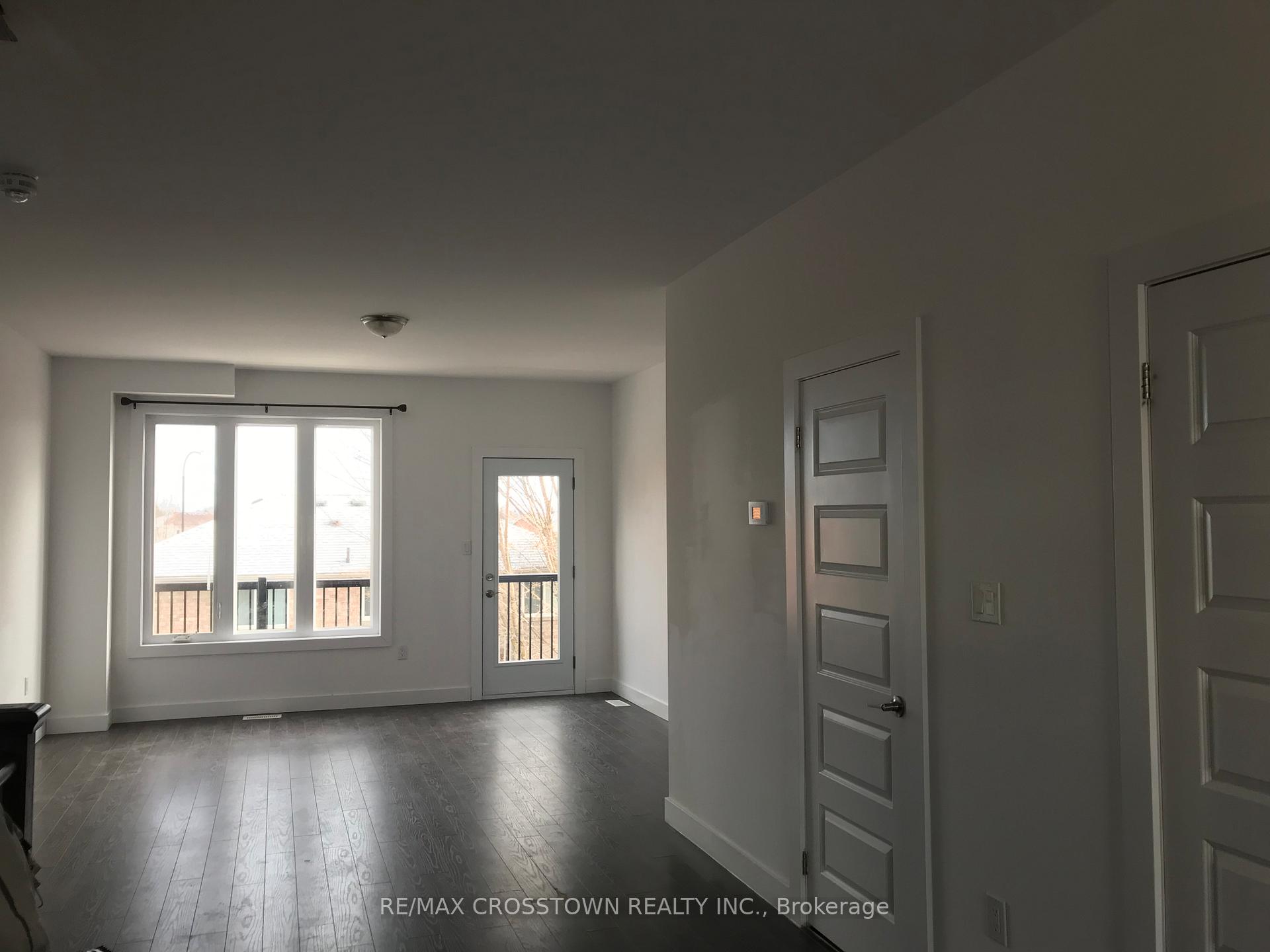 Photo 5 of Unit 20, 540 Essa Road, Barrie, Holly — HOMEH