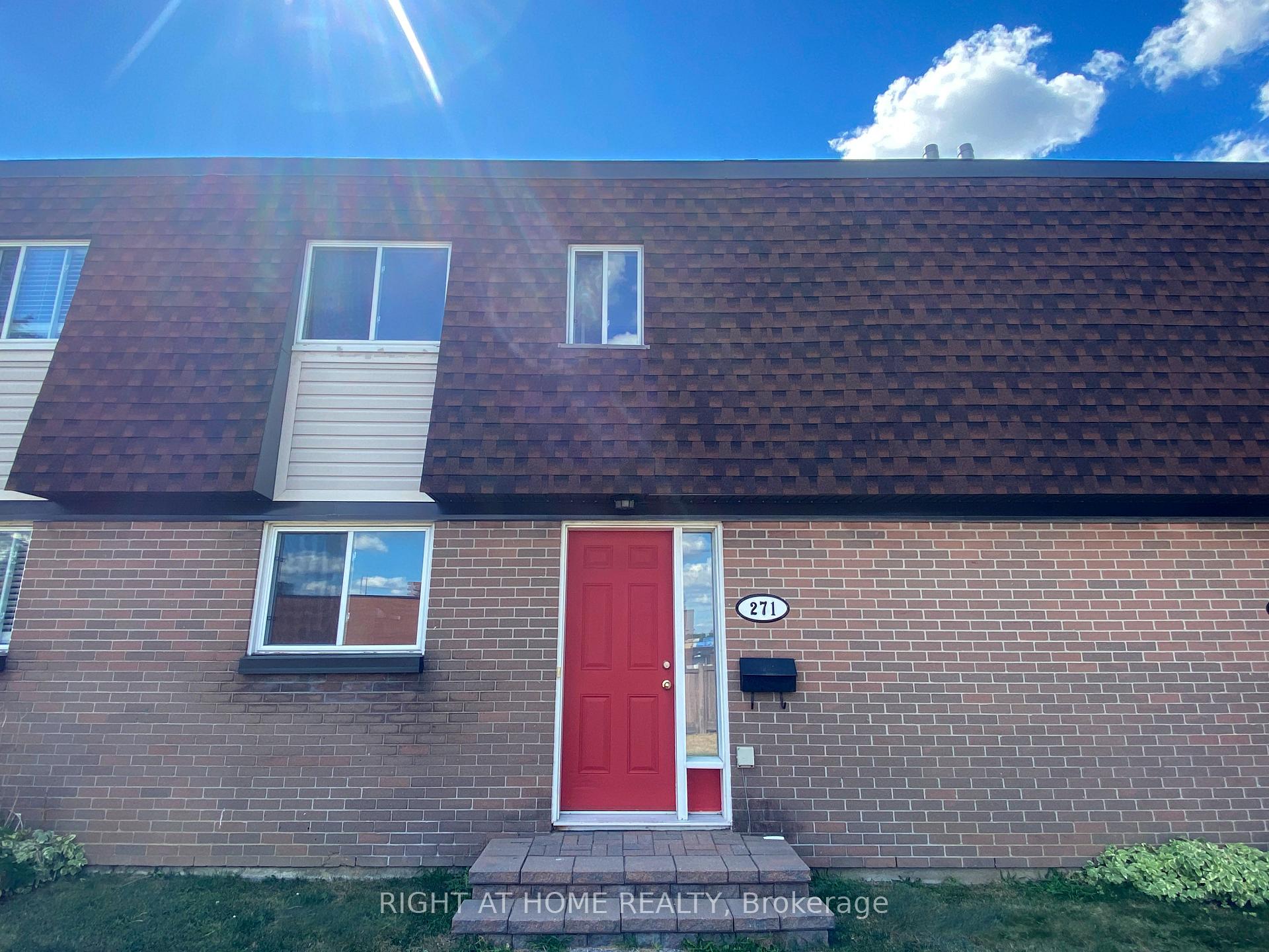 Photo 1 of 271 Ridgepark Private, Ottawa, Meadowlands/Crestview — HOMEH