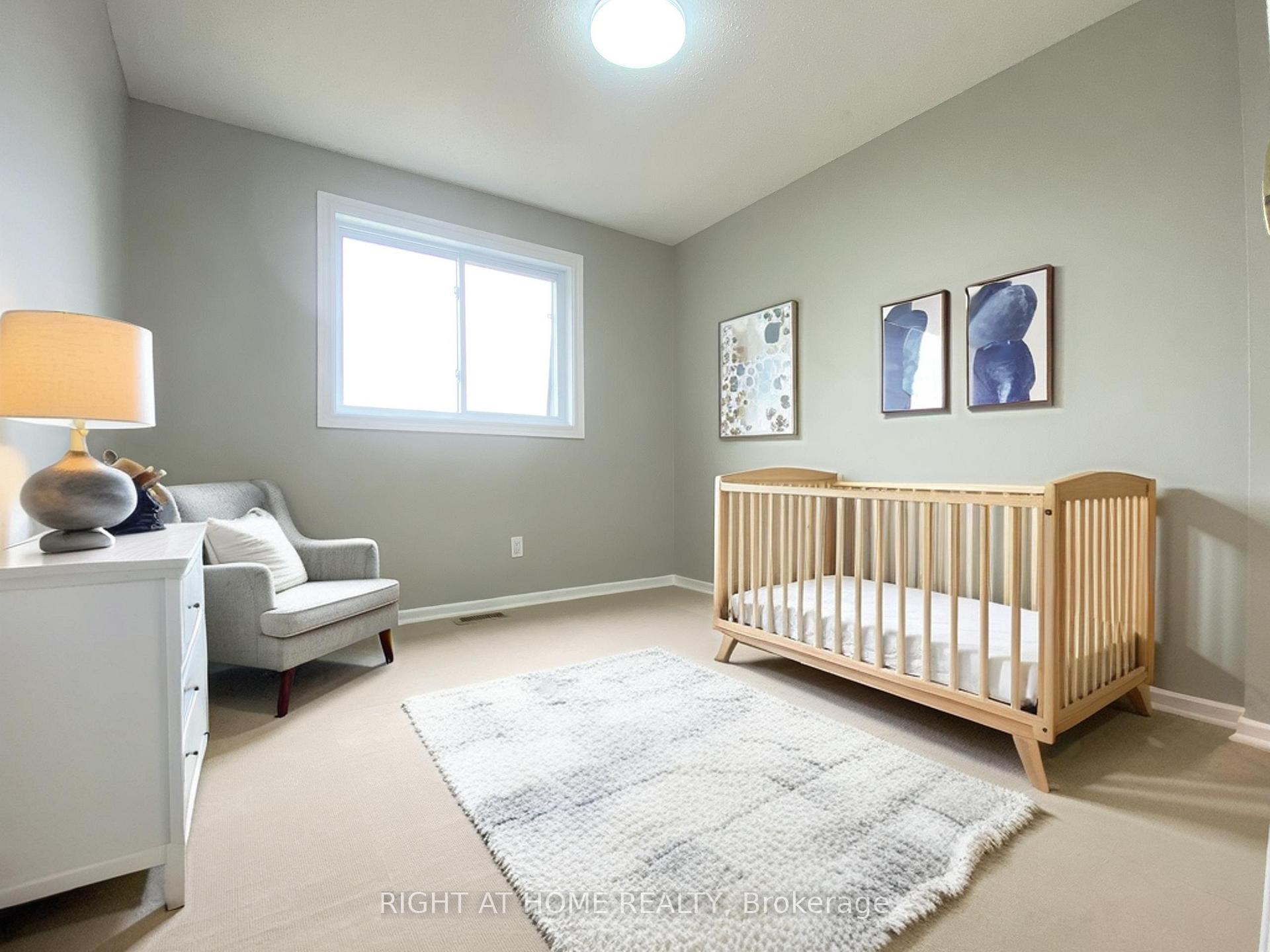 Photo 17 of 271 Ridgepark Private, Ottawa, Meadowlands/Crestview — HOMEH
