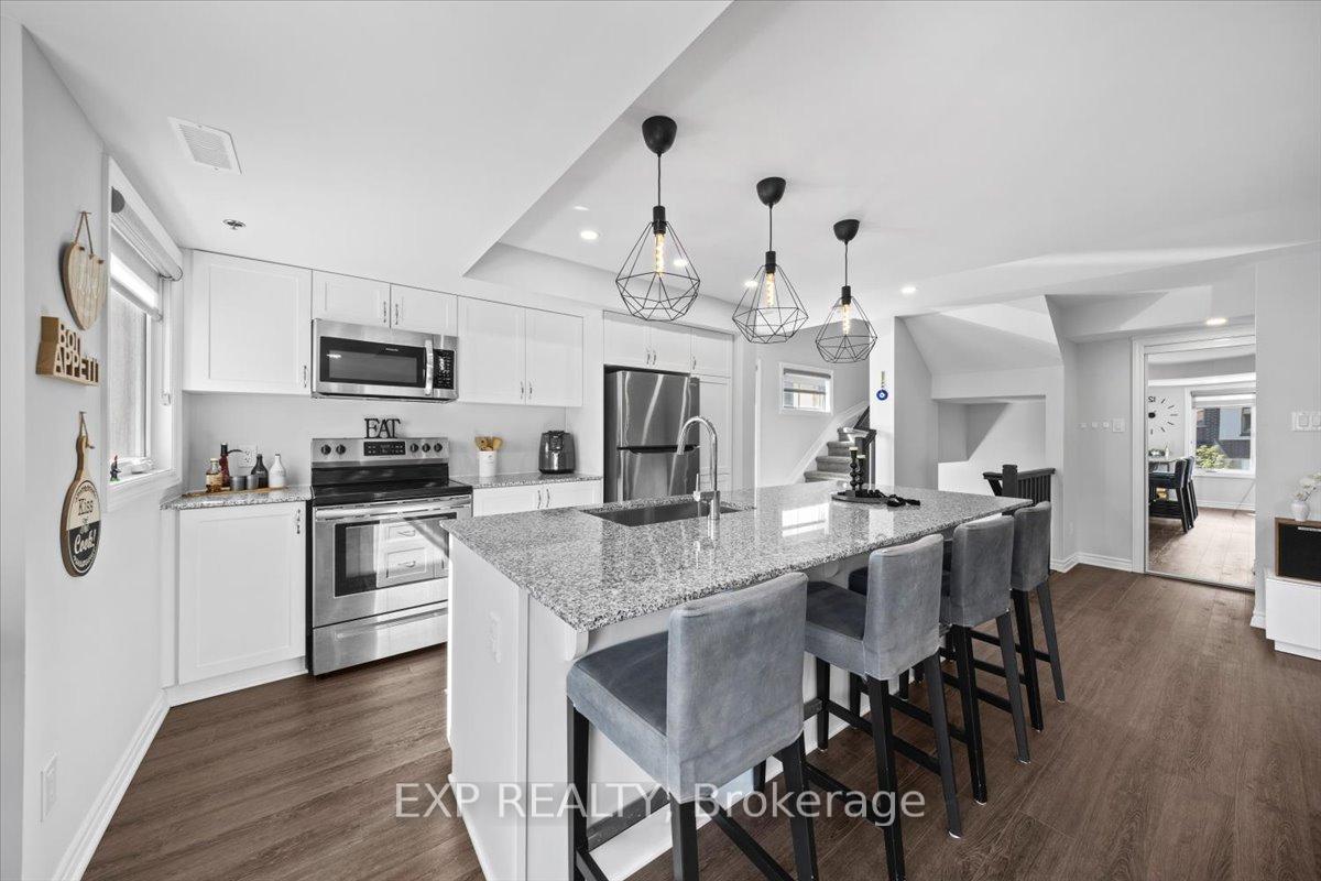 Photo 8 of 617 Makwa Private, Ottawa, CFB Rockcliffe and Area — HOMEH