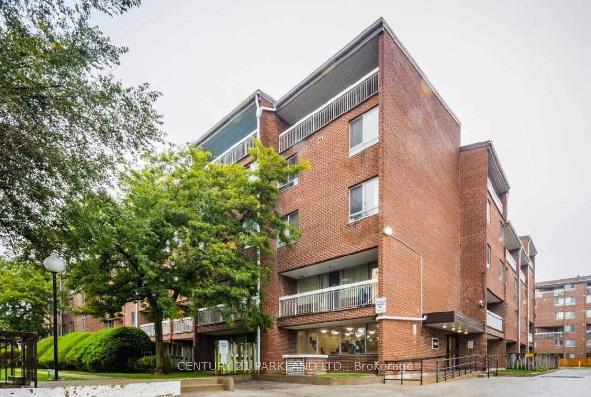 Front of Unit 111, 4060 Lawrence Avenue E