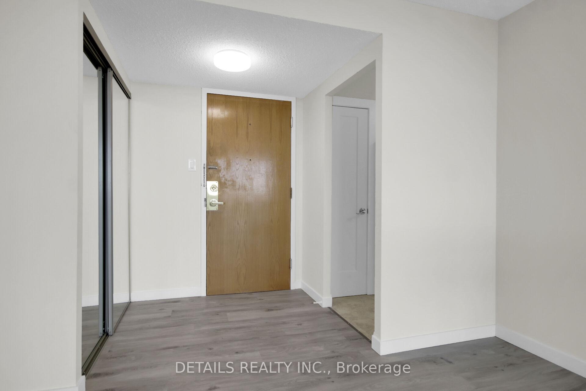 Photo 8 of Unit 1406, 2760 Carousel Crescent, Ottawa, Emerald Woods/Sawmill Creek — HOMEH