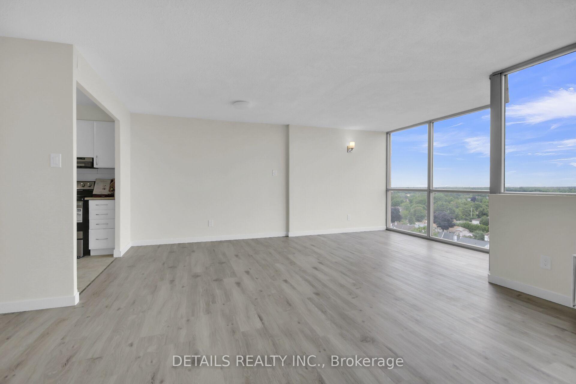 Photo 13 of Unit 1406, 2760 Carousel Crescent, Ottawa, Emerald Woods/Sawmill Creek — HOMEH