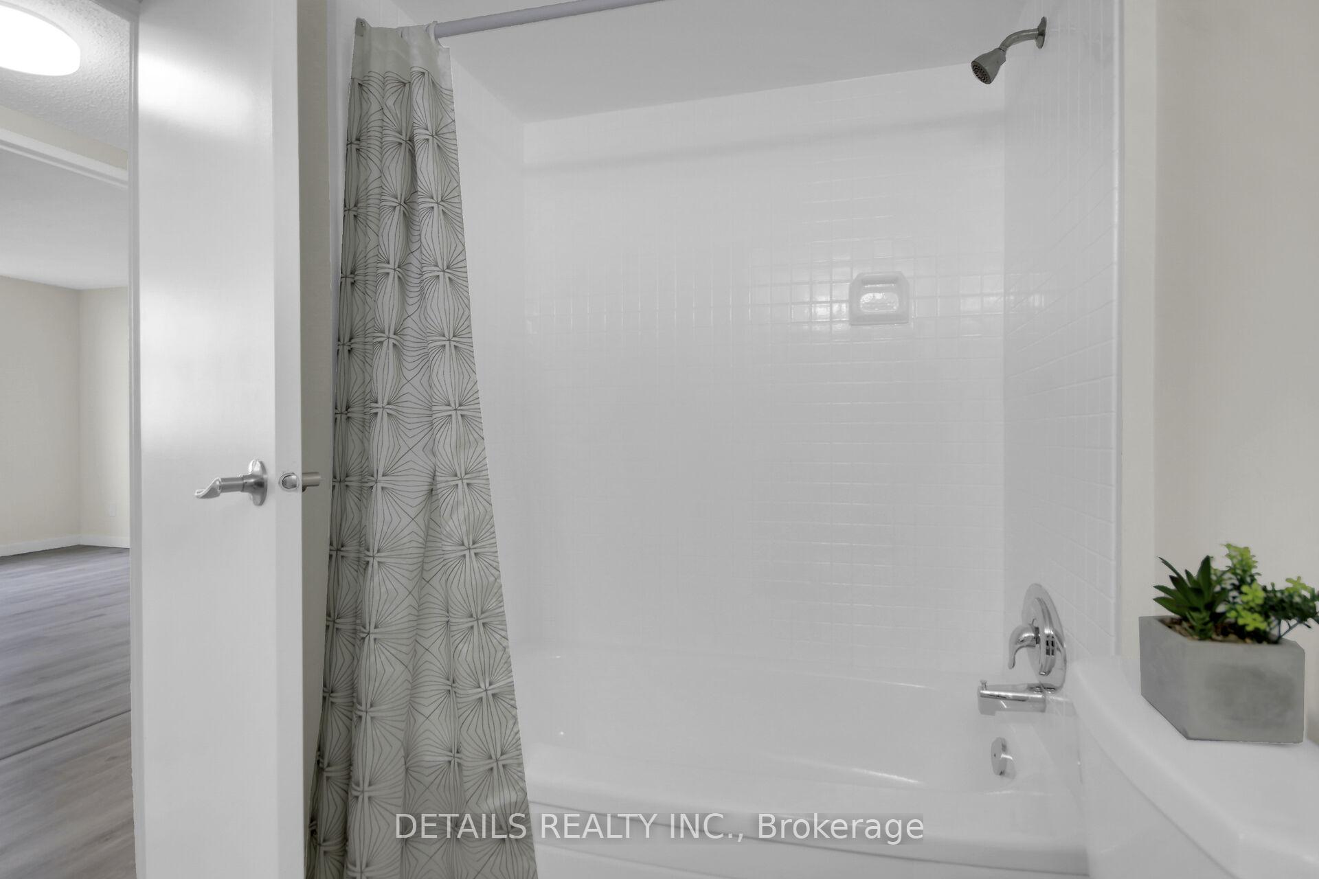 Photo 32 of Unit 1406, 2760 Carousel Crescent, Ottawa, Emerald Woods/Sawmill Creek — HOMEH
