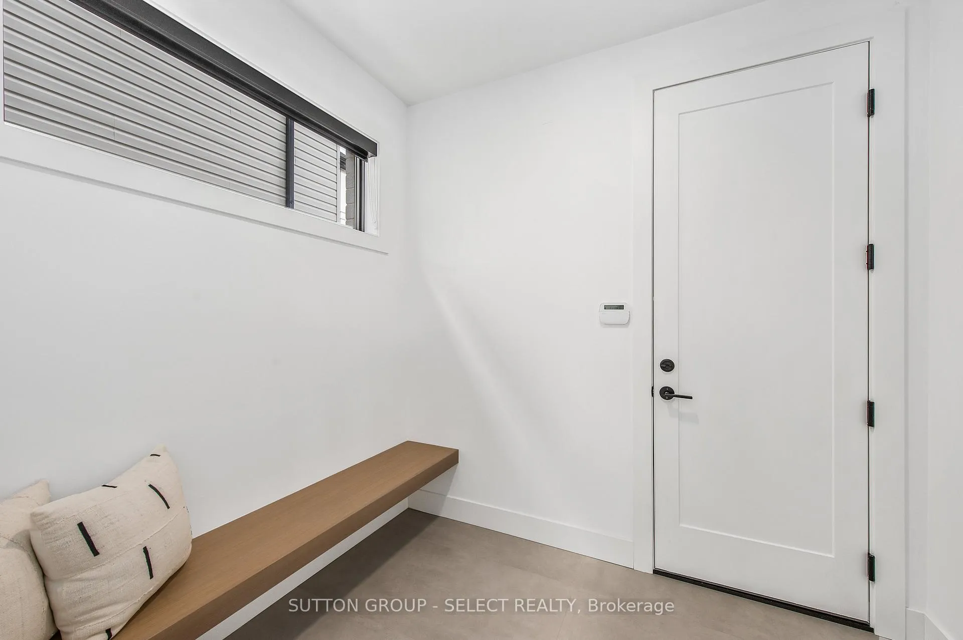 Photo 8 of 102 Silver Maple Circle, Thames Centre, Rural Thames Centre — HOMEH