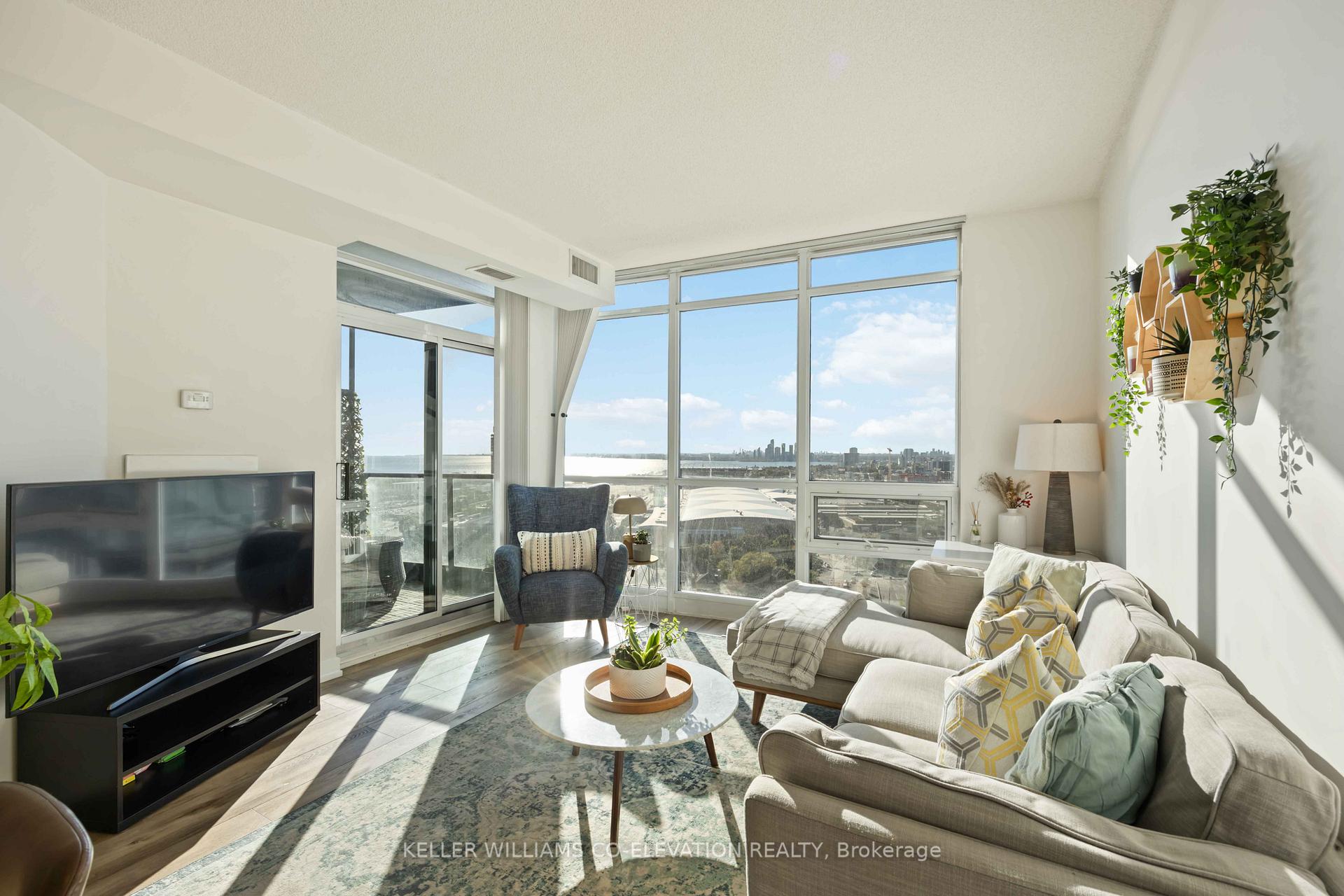 Front of Unit 2511, 219 Fort York Boulevard
