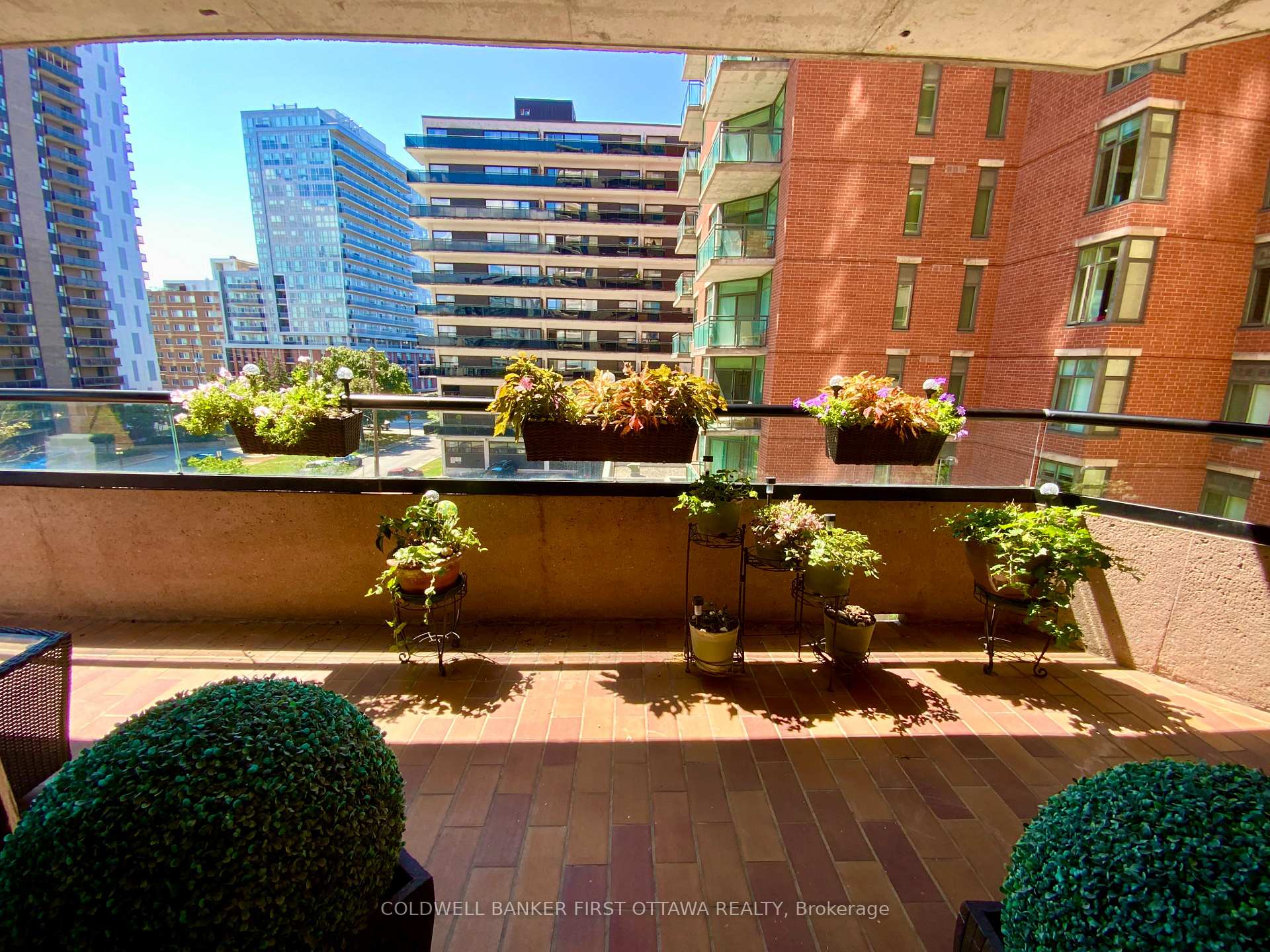 Photo 4 of Unit 506, 556 Laurier Avenue W, Ottawa, Ottawa Centre — HOMEH
