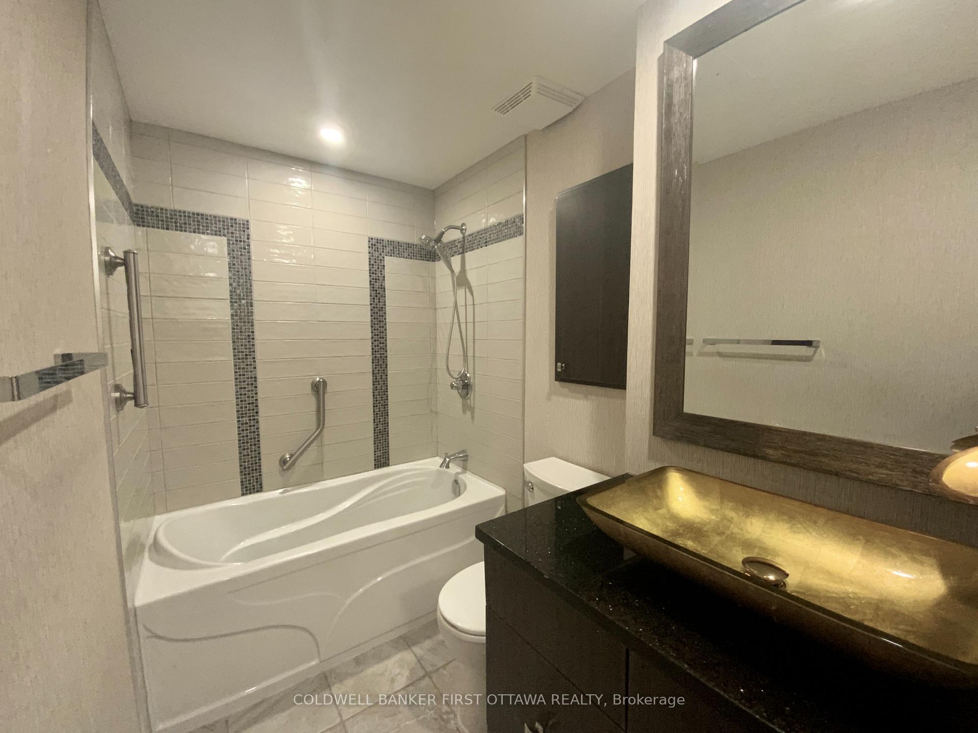 Photo 8 of Unit 506, 556 Laurier Avenue W, Ottawa, Ottawa Centre — HOMEH