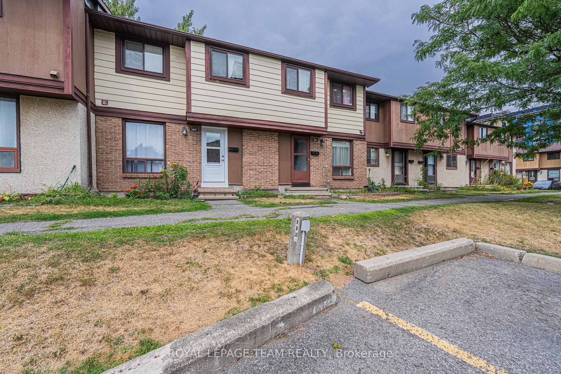 Photo 2 of 1461 Murdock Gate, Ottawa, Cyrville — HOMEH