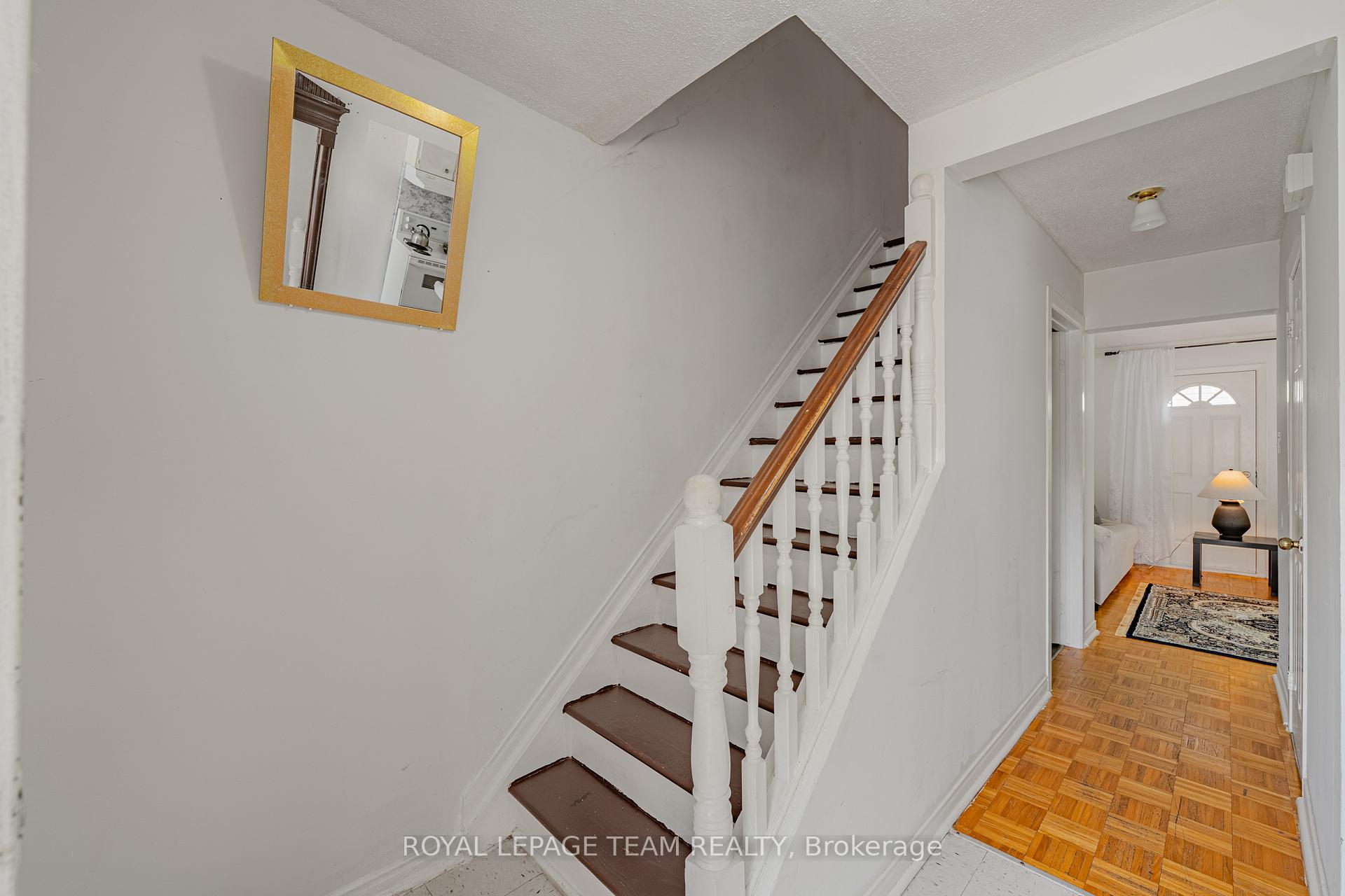 Photo 6 of 1461 Murdock Gate, Ottawa, Cyrville — HOMEH