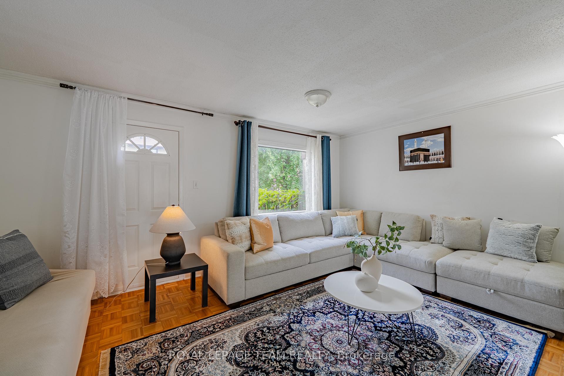 Photo 7 of 1461 Murdock Gate, Ottawa, Cyrville — HOMEH